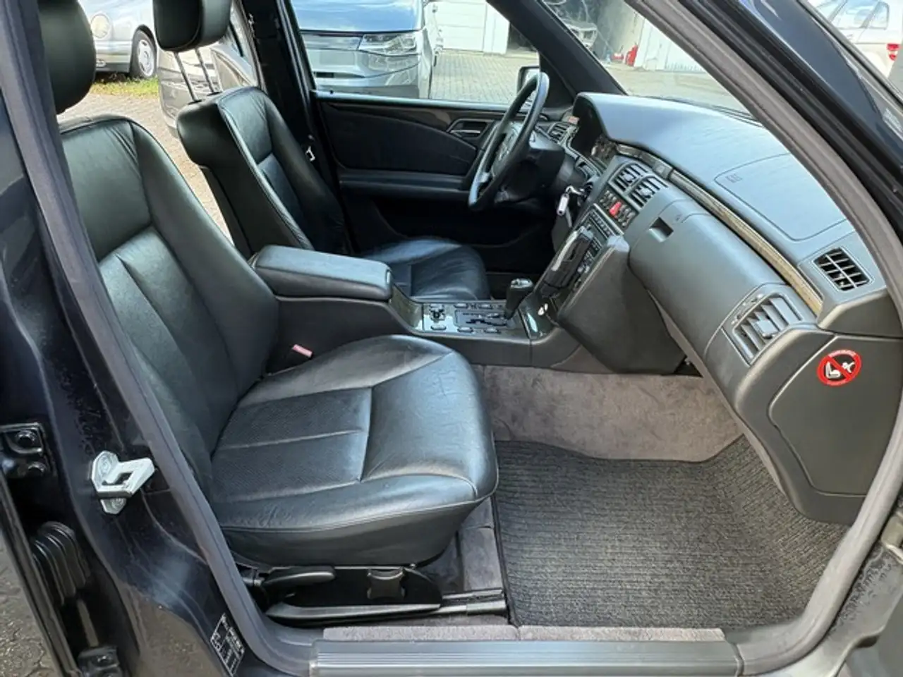 Mercedes-Benz E 280 Avantgarde * Leder * Xenon * PDC, foto 12