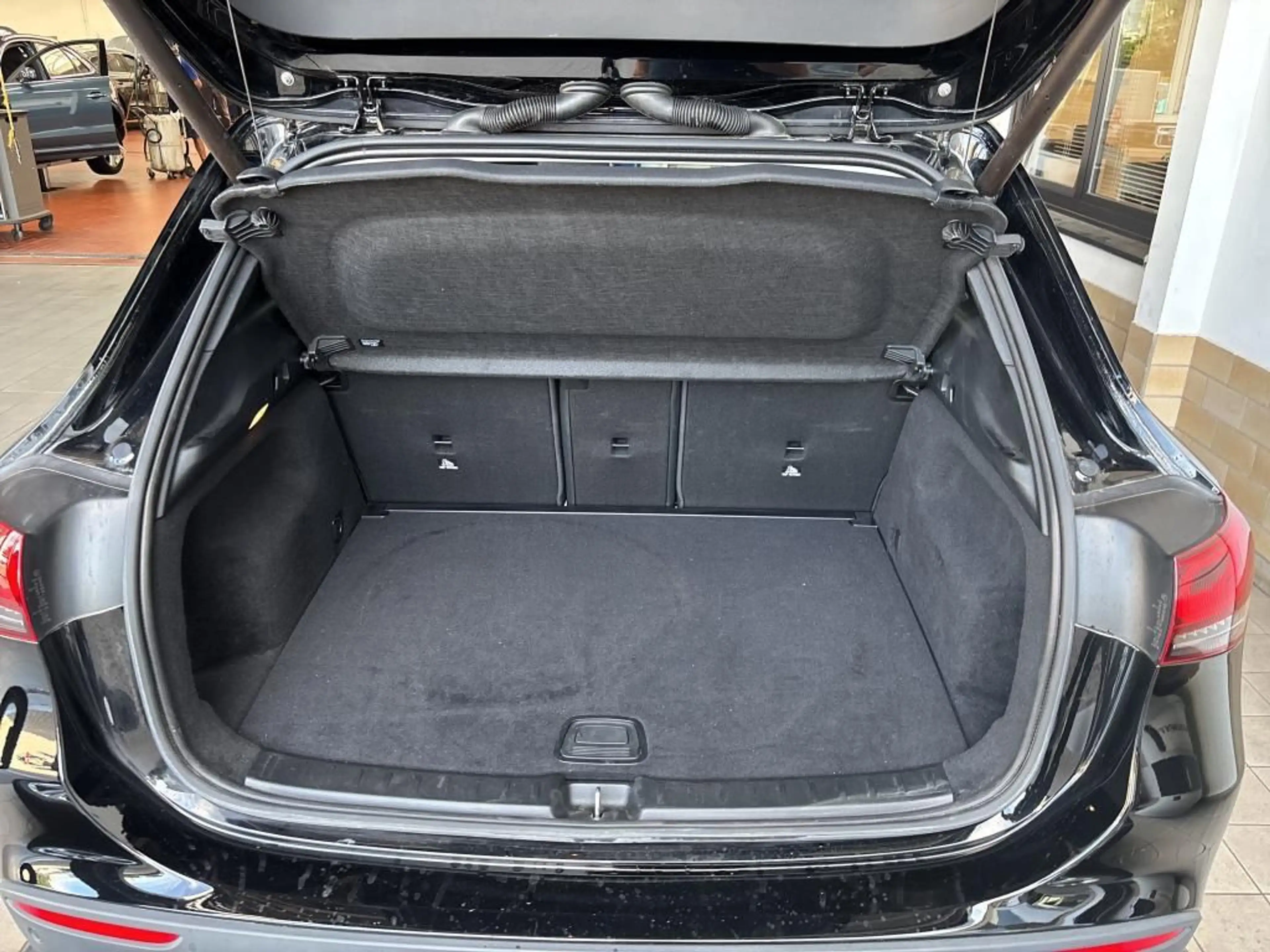Mercedes-Benz GLA 200 /LEDER/PANO/KAMERA/SITZHEIZ/ — photo 5