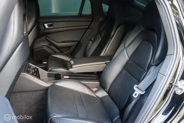 Porsche Panamera view 7