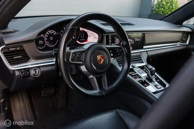 Porsche Panamera view 15