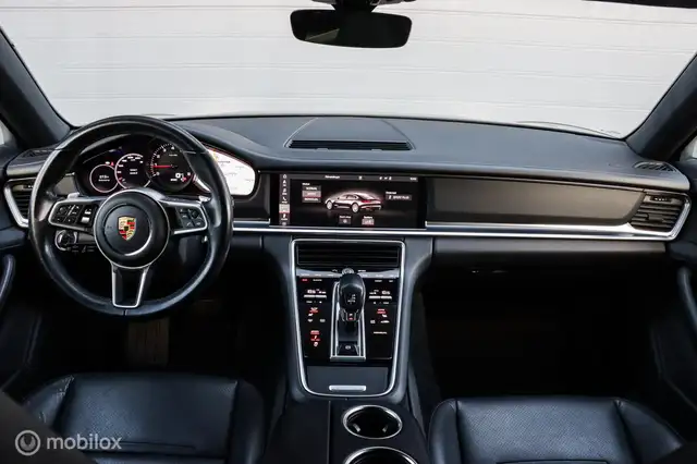 Porsche Panamera view 3