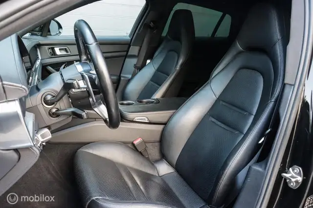 Porsche Panamera view 6