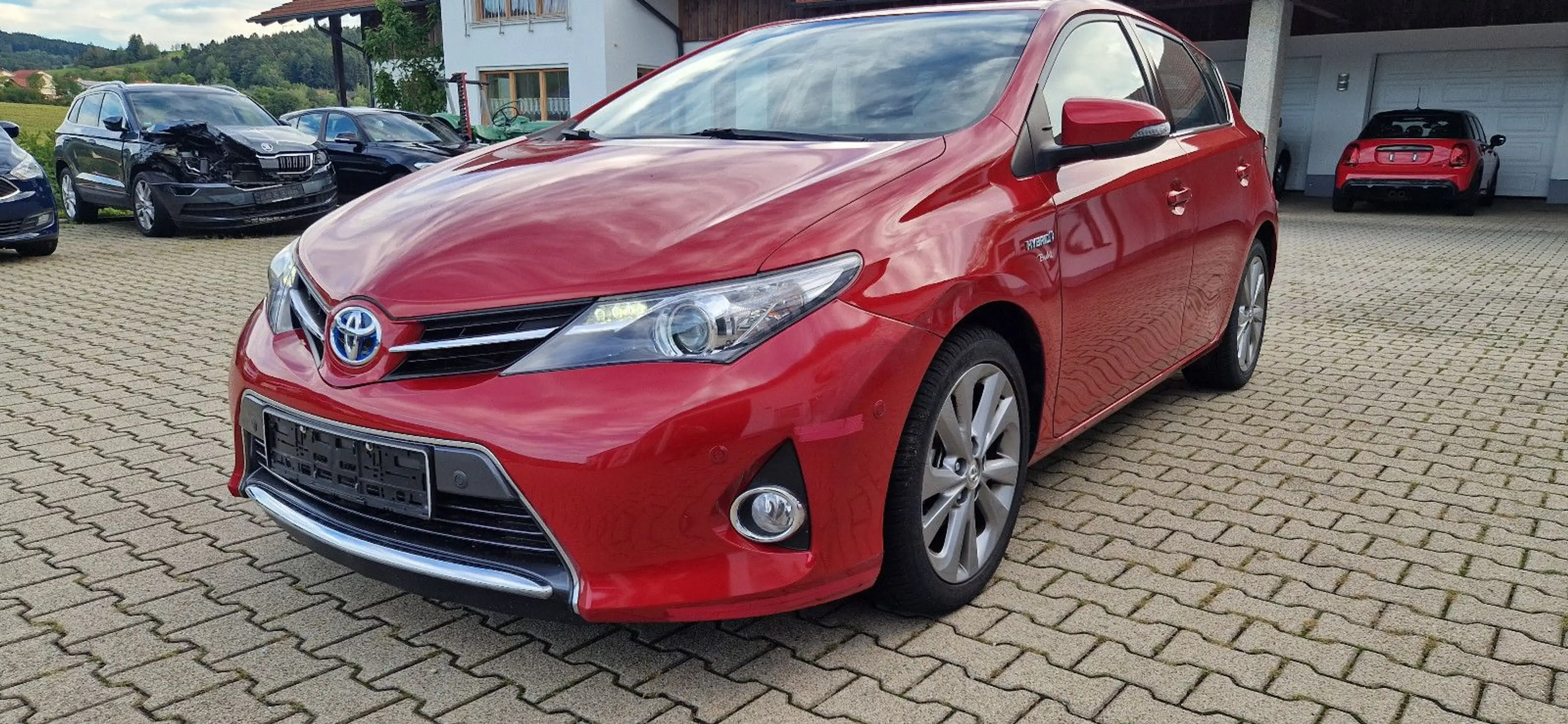 Toyota Auris Hybrid Life+