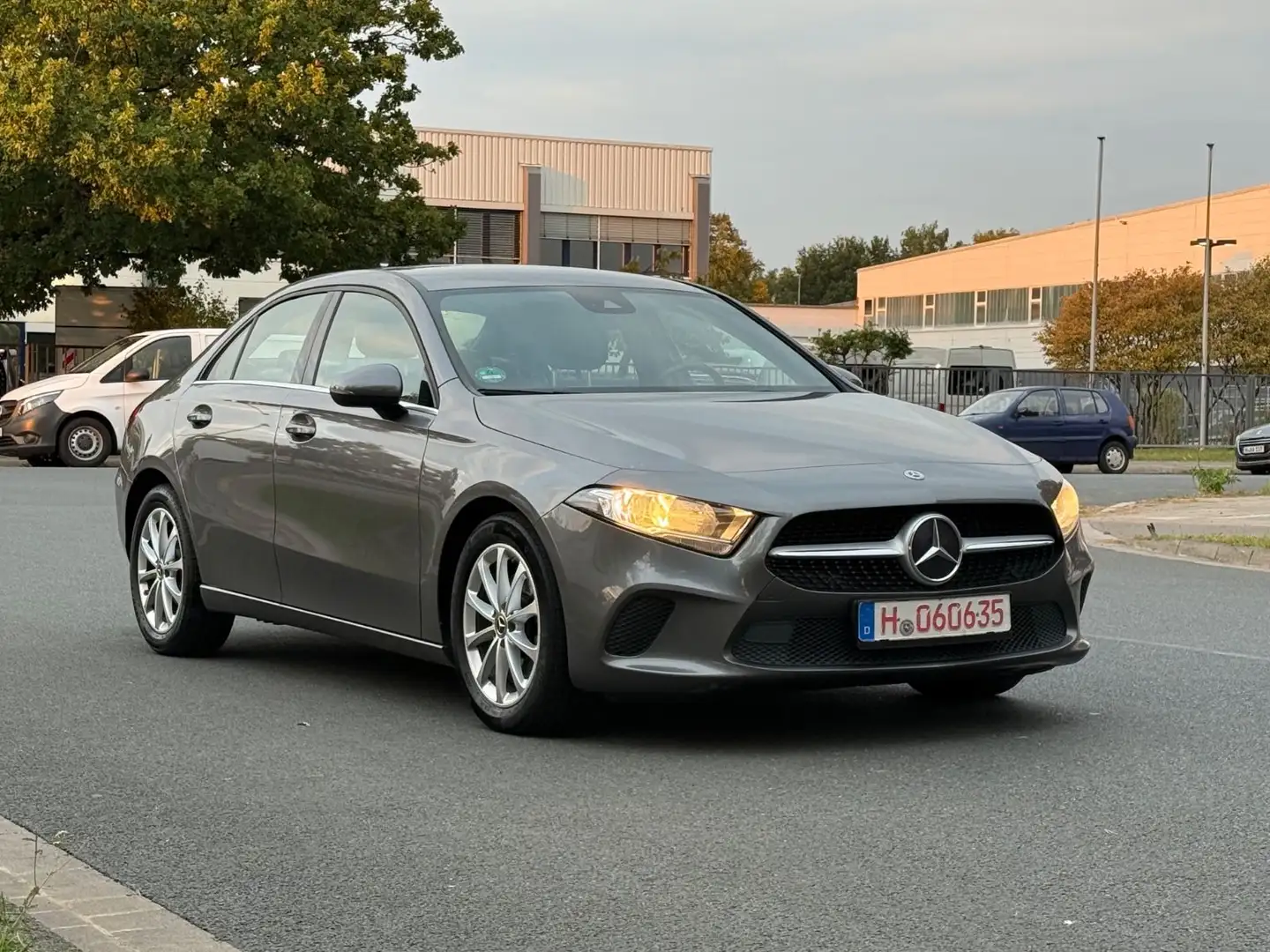 Mercedes-Benz A 180 A -Klasse Lim. A 180 2,0 d Dig Tacho Grau - 2