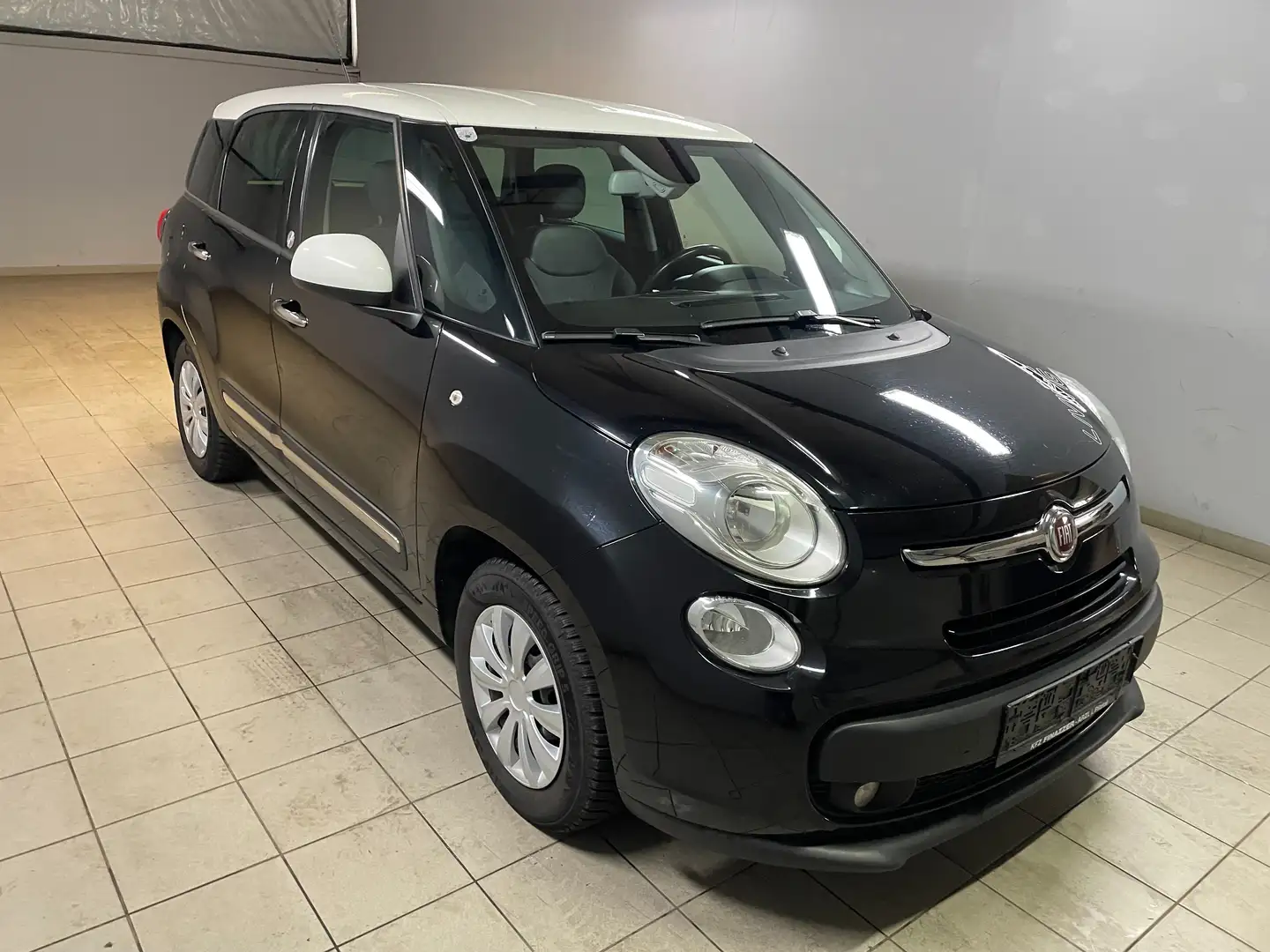 Fiat 500L Lounge | 7 Sitzer Schwarz - 2