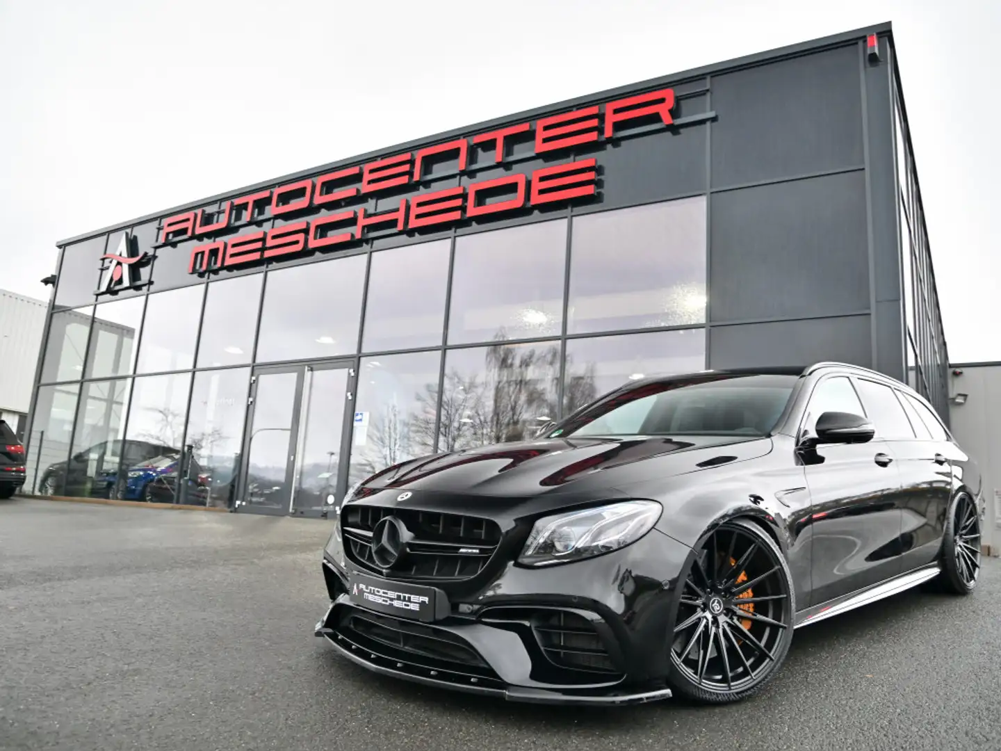 Mercedes-Benz E 63 AMG S T Schalensitze* Keramik* 21 Yido* Negro - 1