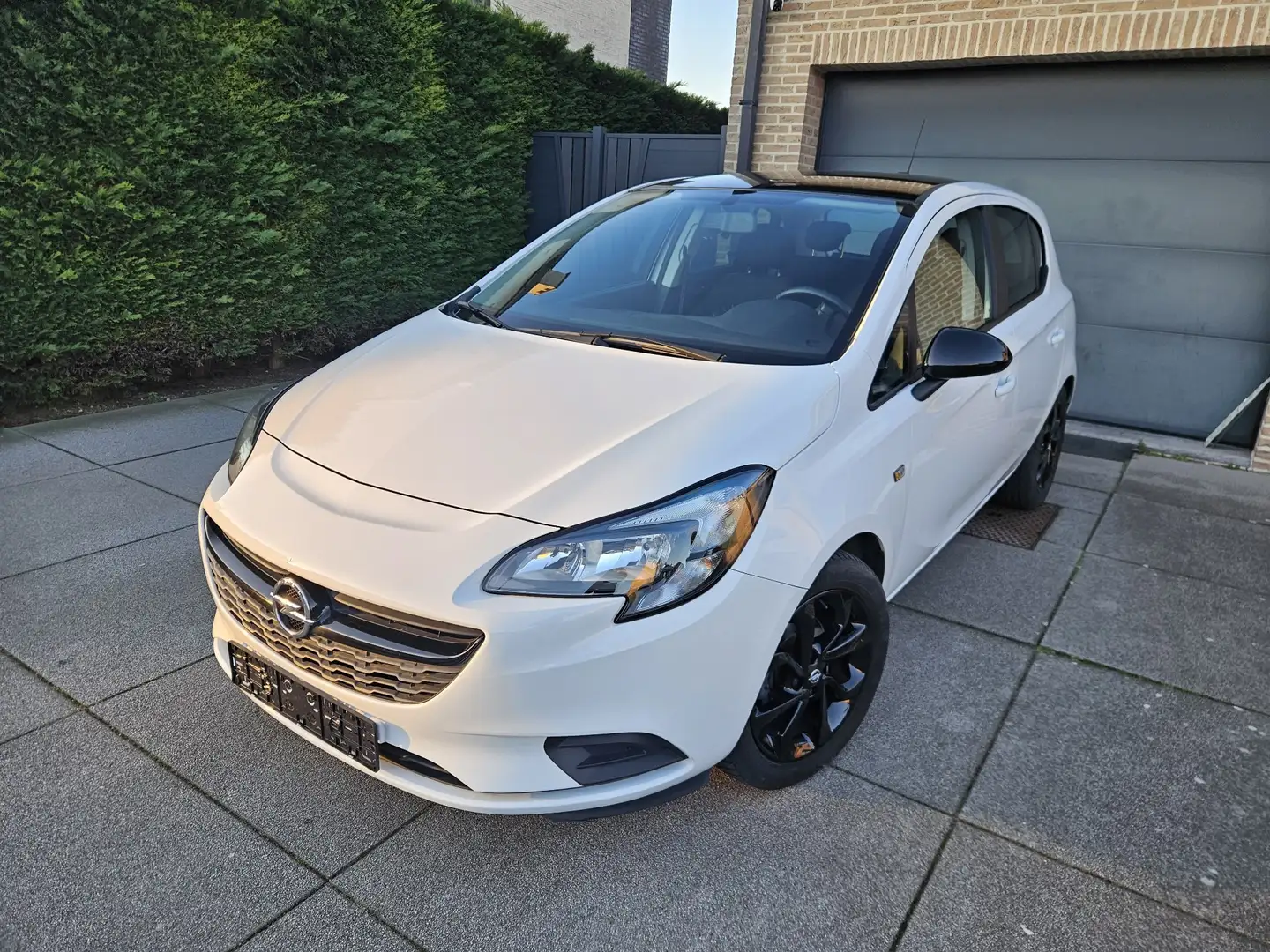 Opel Corsa 1.0 Black Edition / NAVI / CRUISE   ** TOP DEAL ** - 1