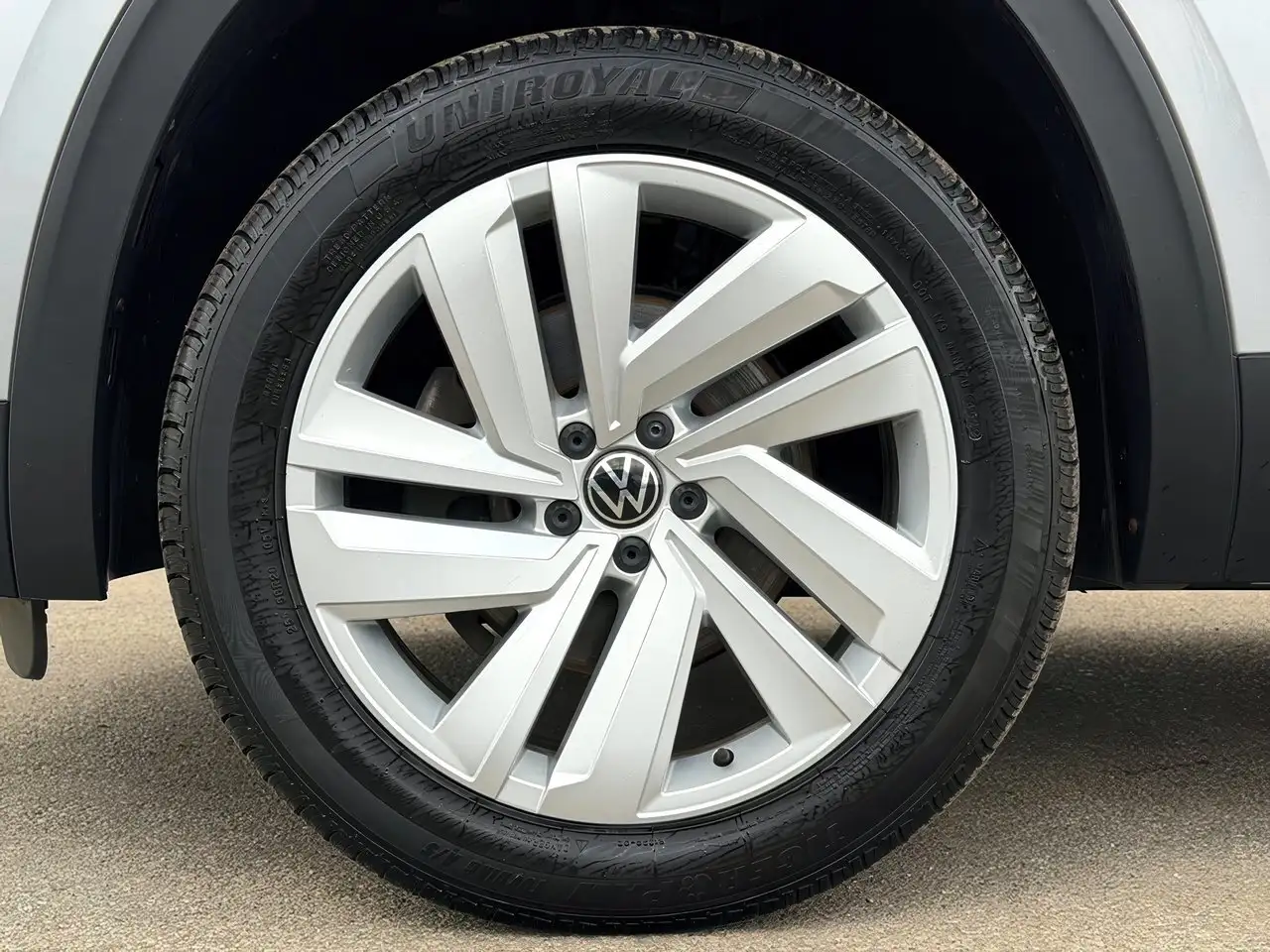 Volkswagen Atlas снимка Volkswagen Atlas