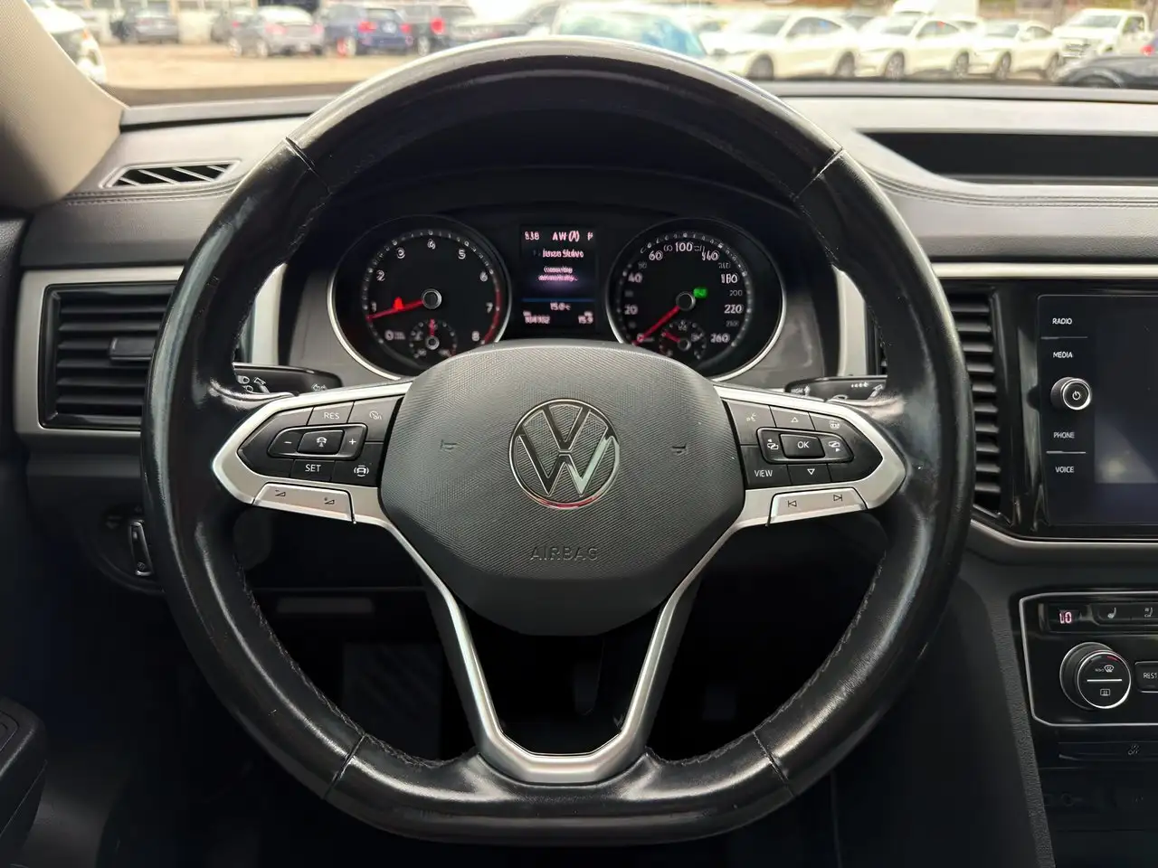 Volkswagen Atlas снимка Volkswagen Atlas