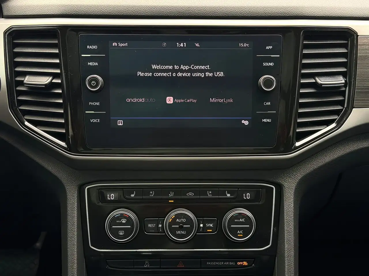 Volkswagen Atlas снимка Volkswagen Atlas