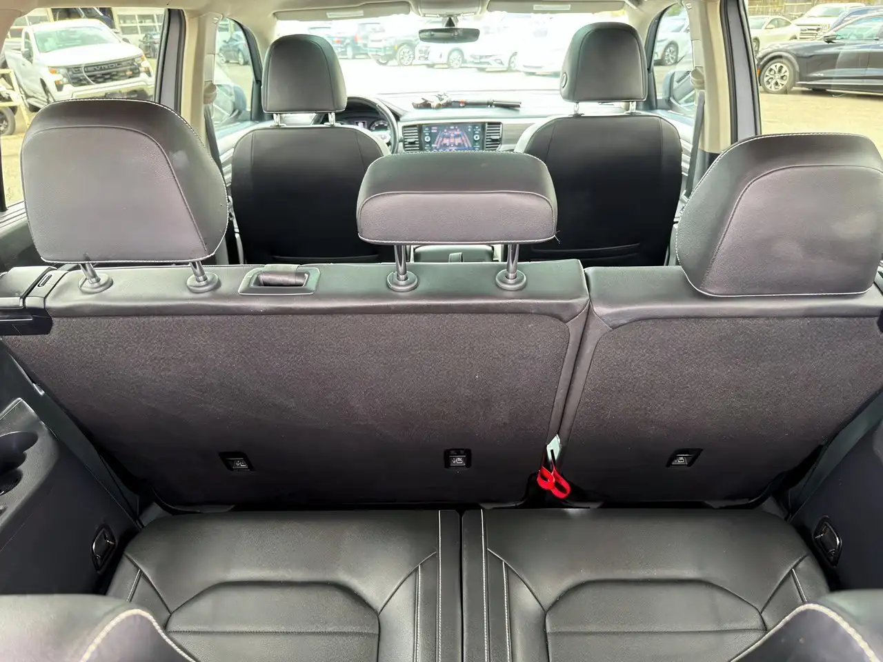 Volkswagen Atlas снимка Volkswagen Atlas