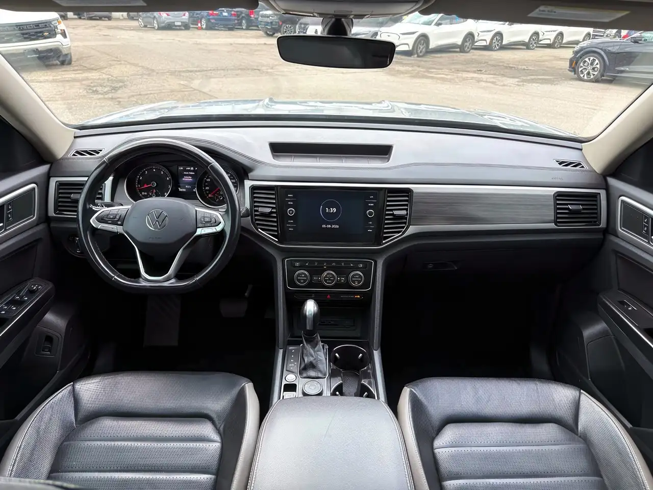 Volkswagen Atlas снимка Volkswagen Atlas