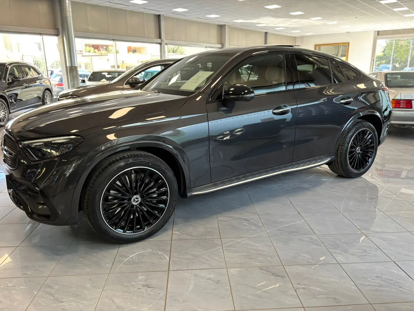 Mercedes-Benz GLC 200 AMG Line Premium 4matic Coupè Gris - 2