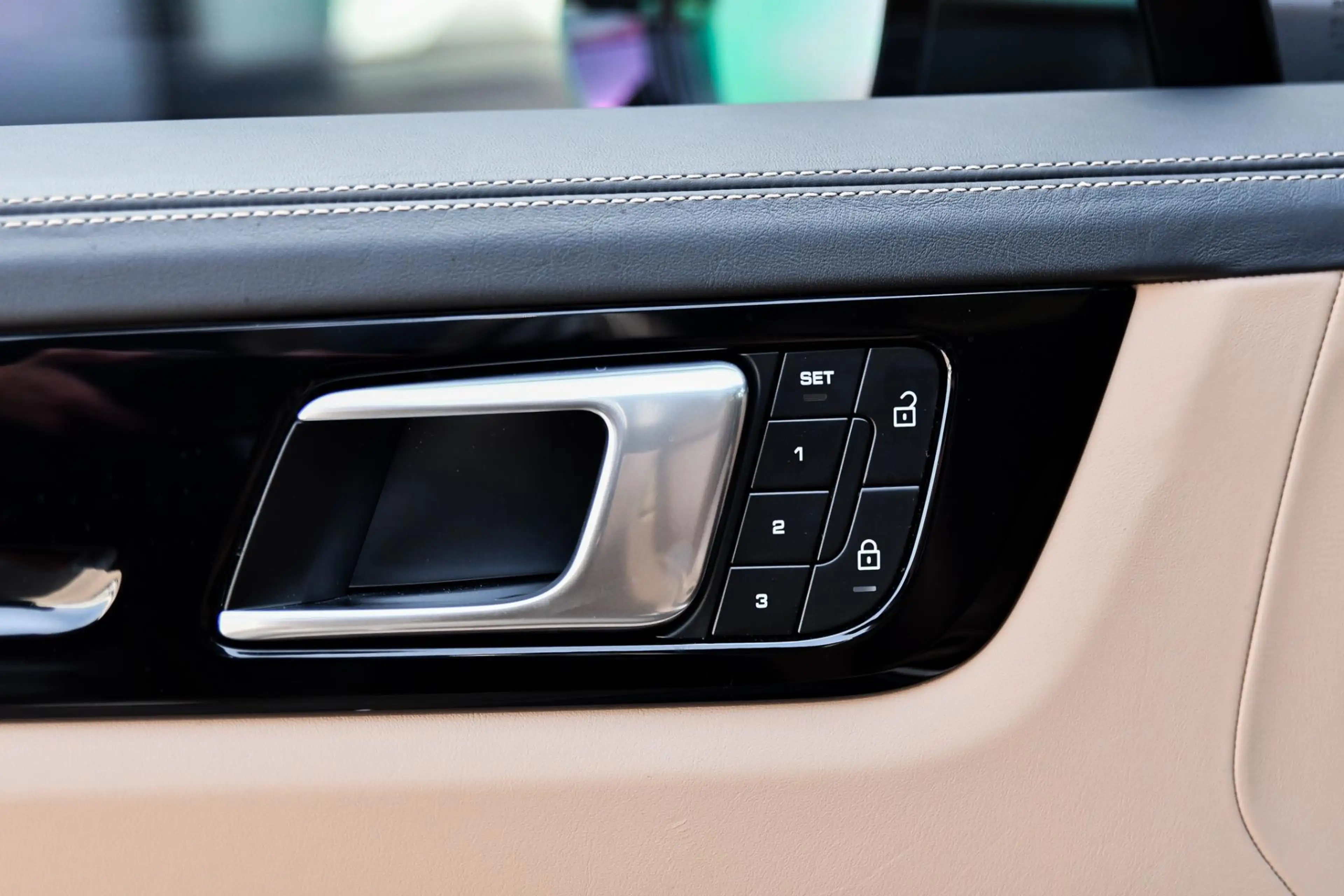 Porsche Cayenne Coupé 3.0 E-Hybrid Sport Design Platinum, Chrono, — photo 16