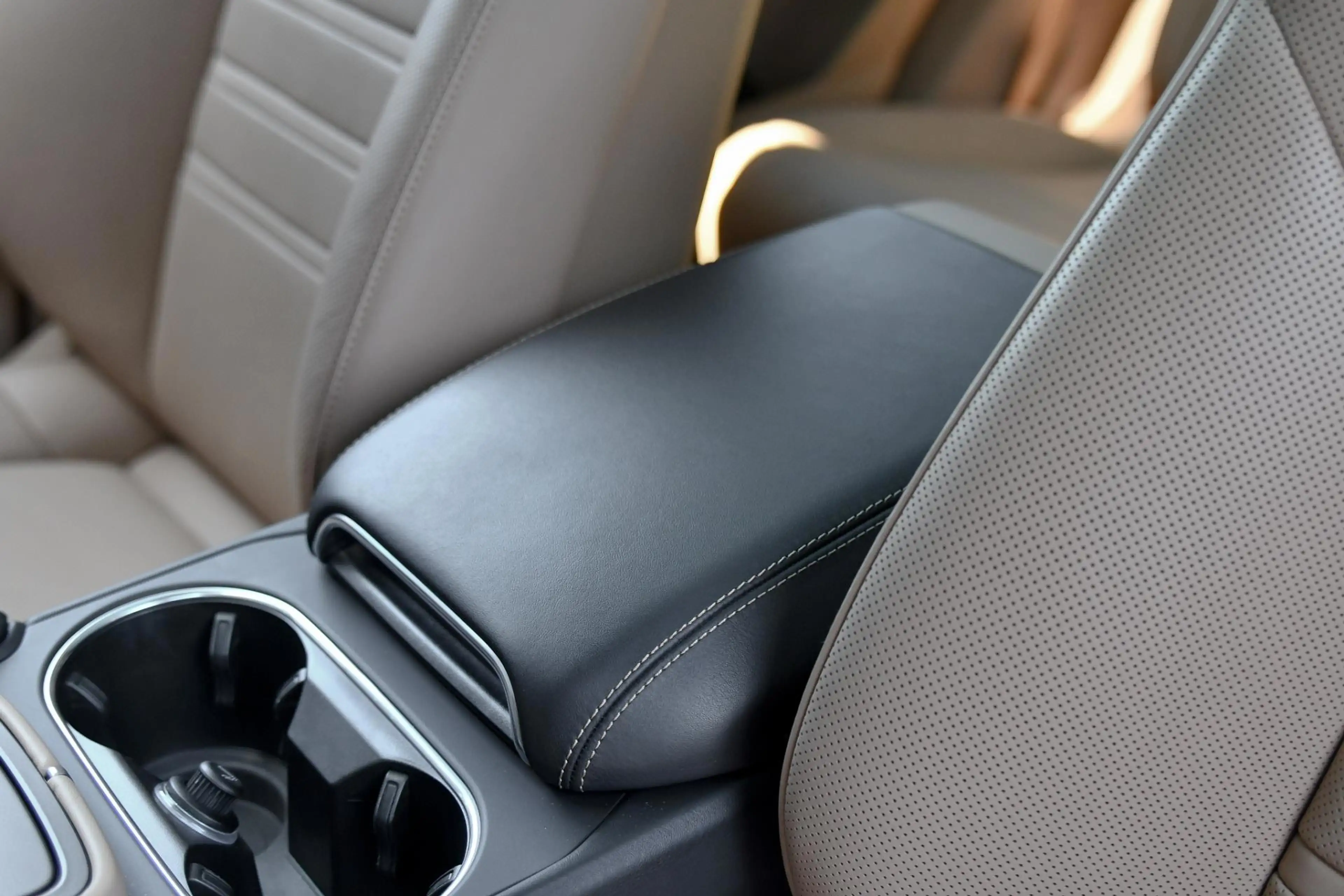 Porsche Cayenne Coupé 3.0 E-Hybrid Sport Design Platinum, Chrono, — photo 35