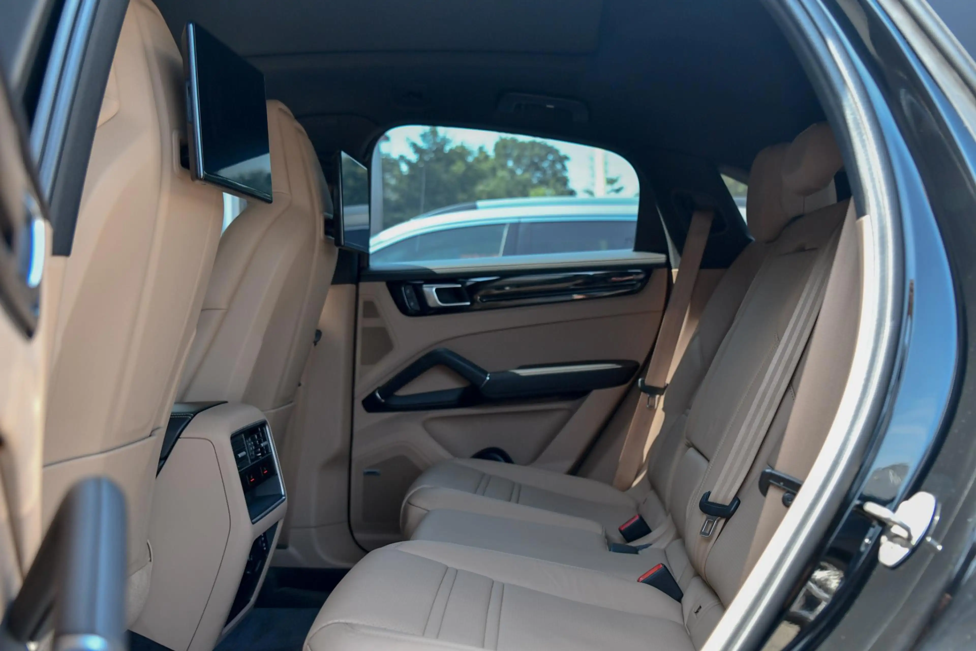 Porsche Cayenne Coupé 3.0 E-Hybrid Sport Design Platinum, Chrono, — photo 36