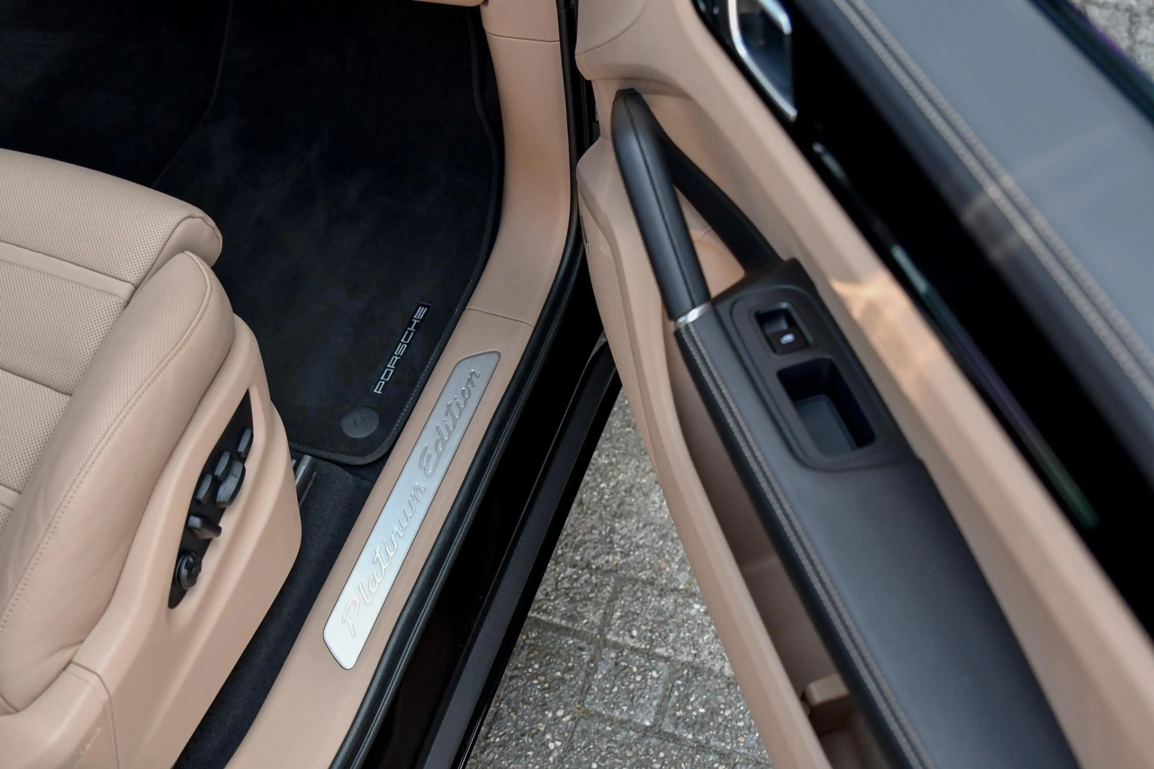 Porsche Cayenne Coupé 3.0 E-Hybrid Sport Design Platinum, Chrono, — photo 33
