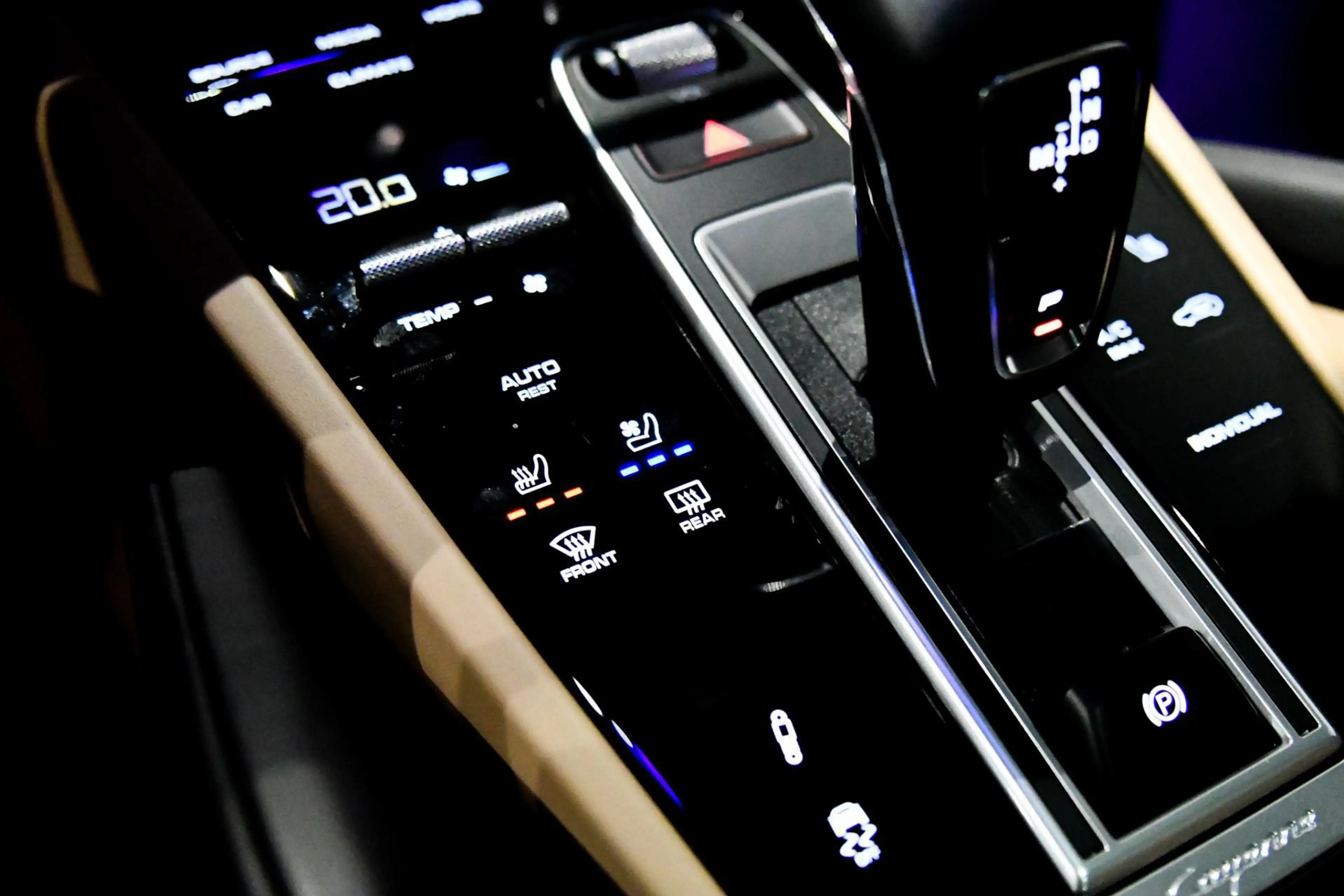 Porsche Cayenne Coupé 3.0 E-Hybrid Sport Design Platinum, Chrono, — photo 24