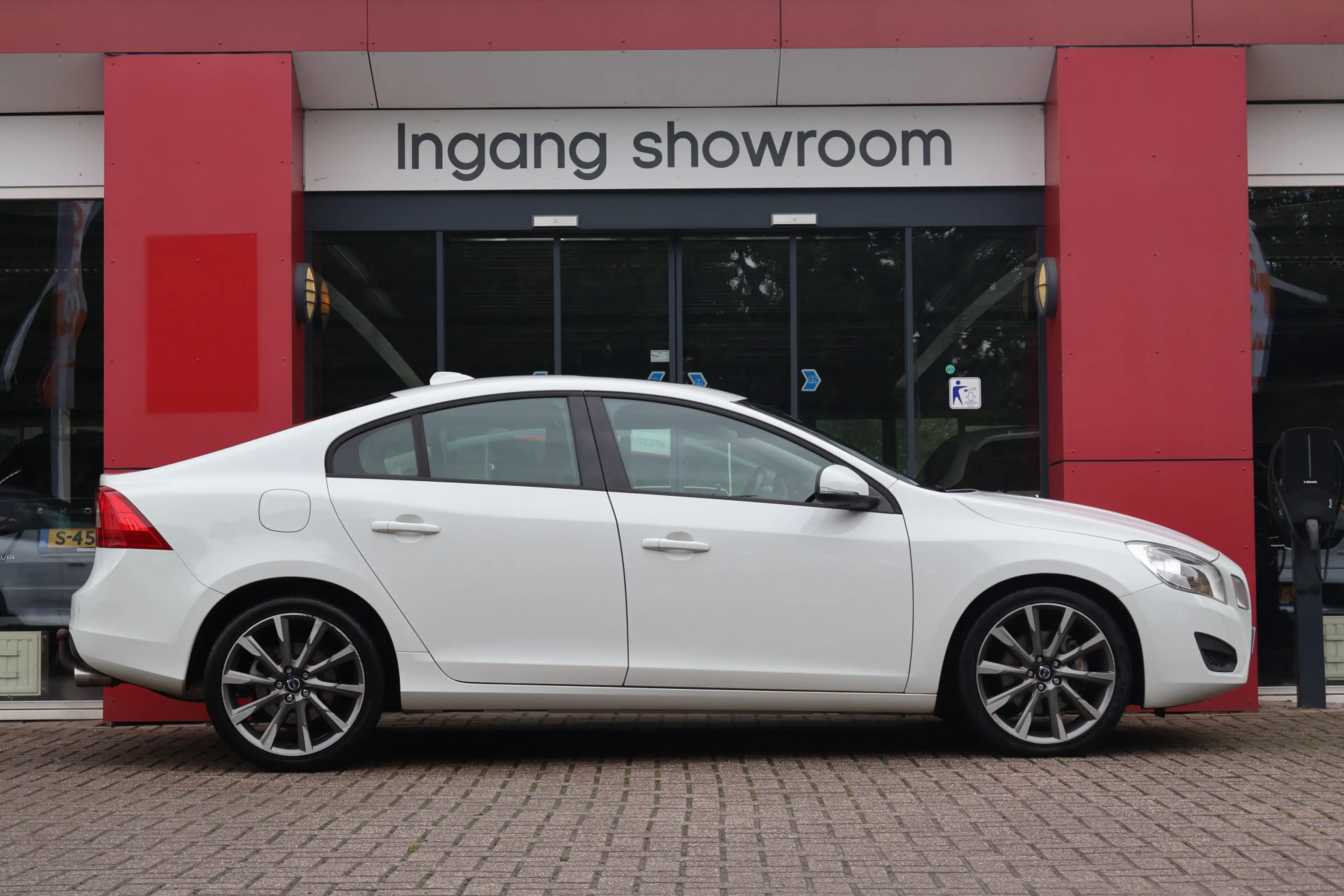 Volvo S60 2.0T Intro Edition | Origineel NL | Schuif -/ kant — photo 3