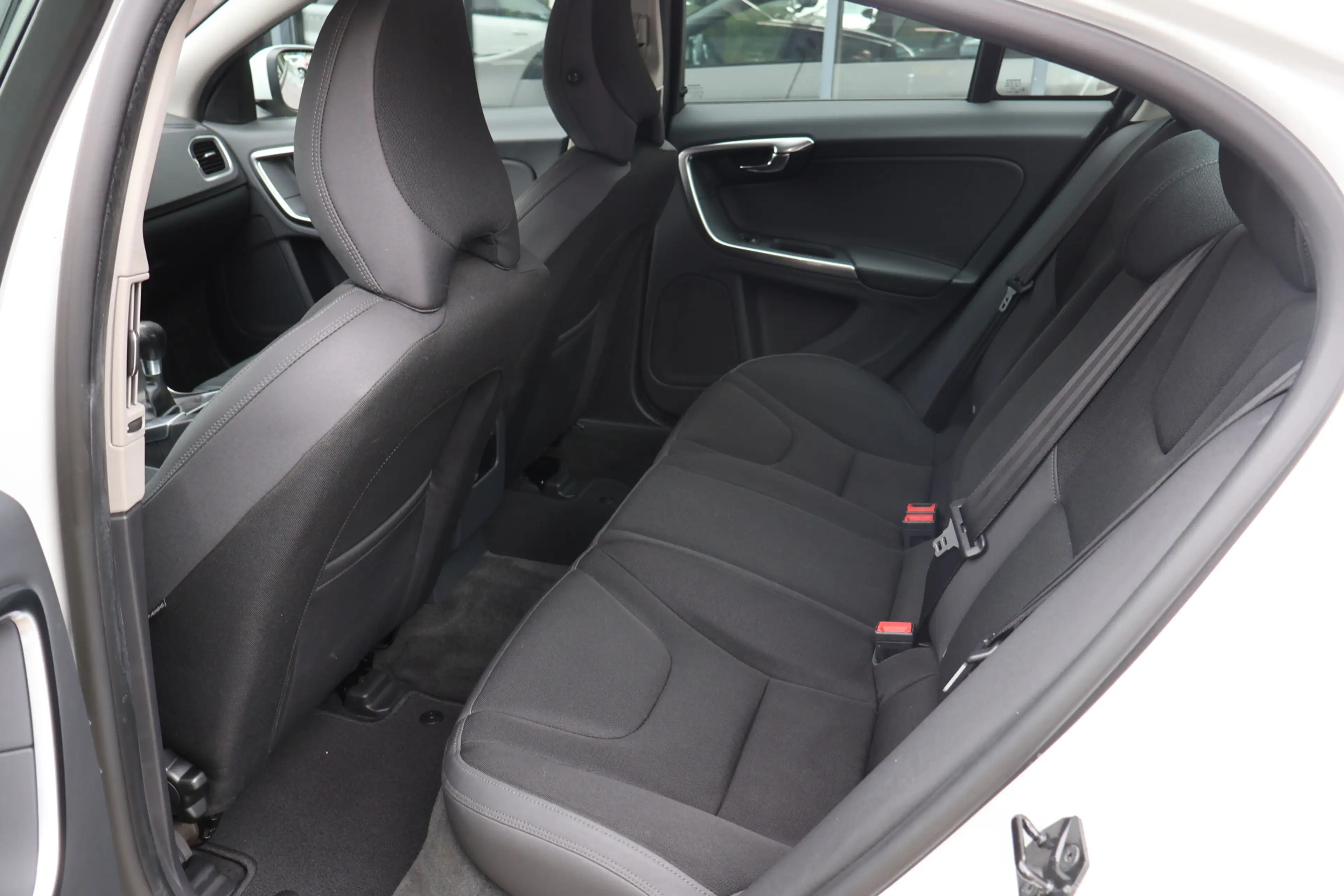 Volvo S60 2.0T Intro Edition | Origineel NL | Schuif -/ kant — photo 18
