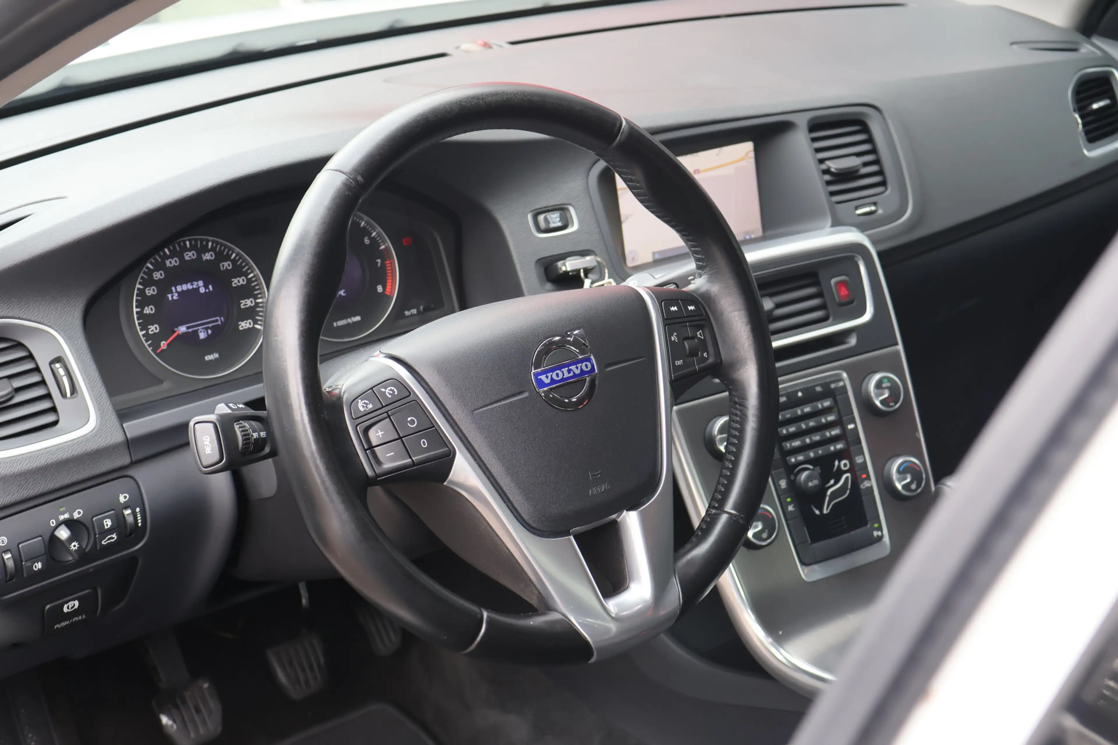 Volvo S60 2.0T Intro Edition | Origineel NL | Schuif -/ kant — photo 7