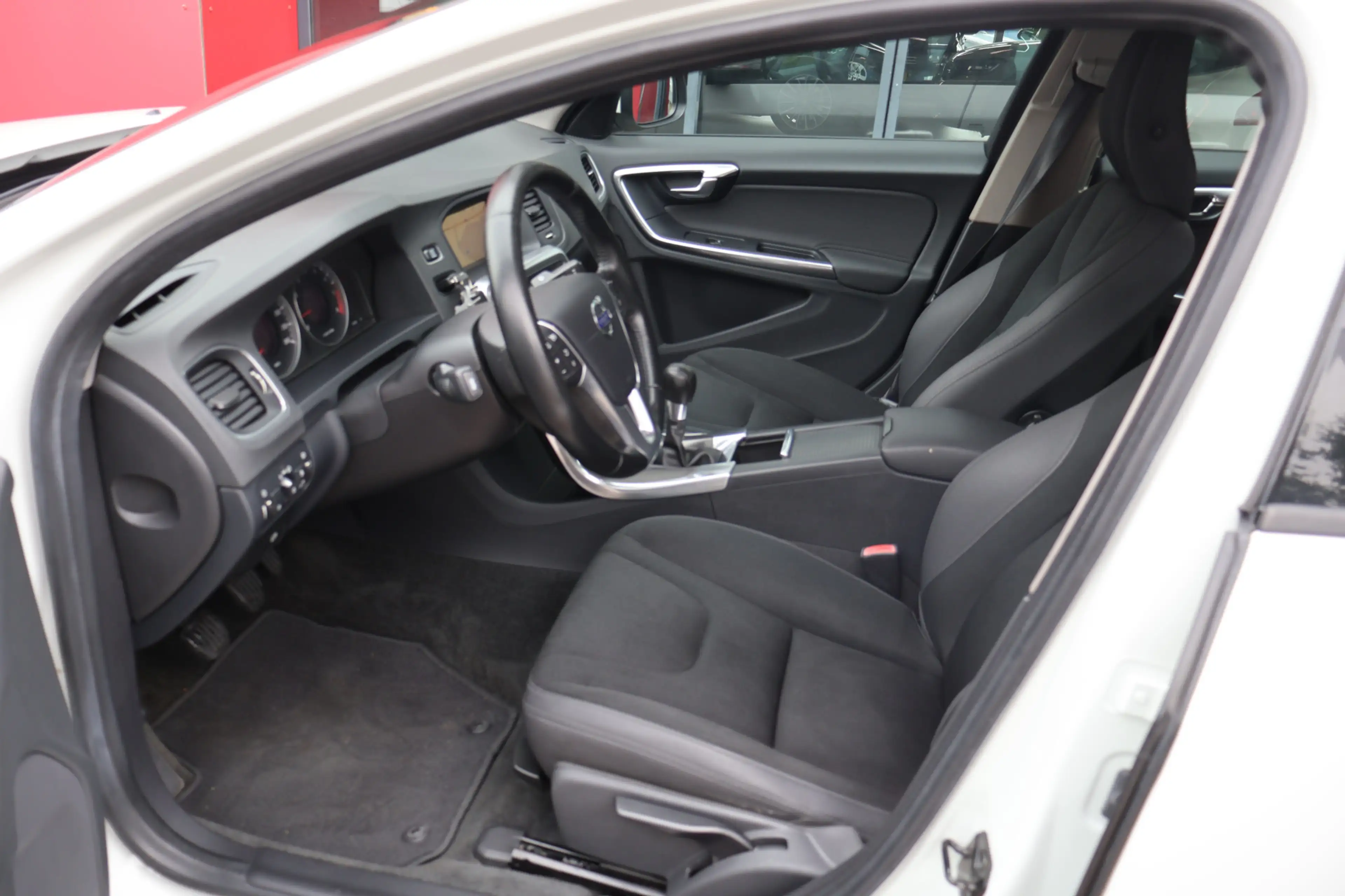 Volvo S60 2.0T Intro Edition | Origineel NL | Schuif -/ kant — photo 8