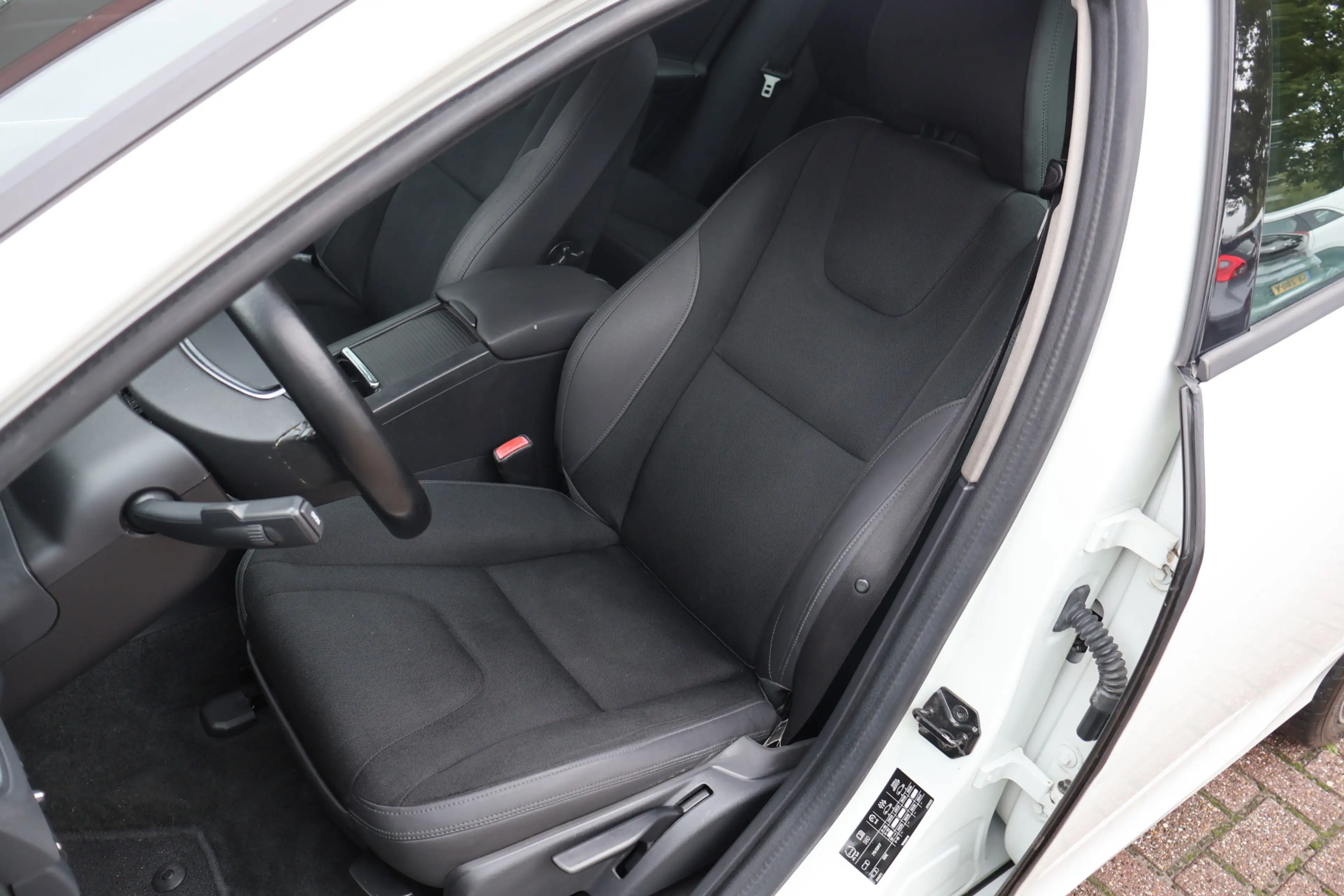 Volvo S60 2.0T Intro Edition | Origineel NL | Schuif -/ kant — photo 9