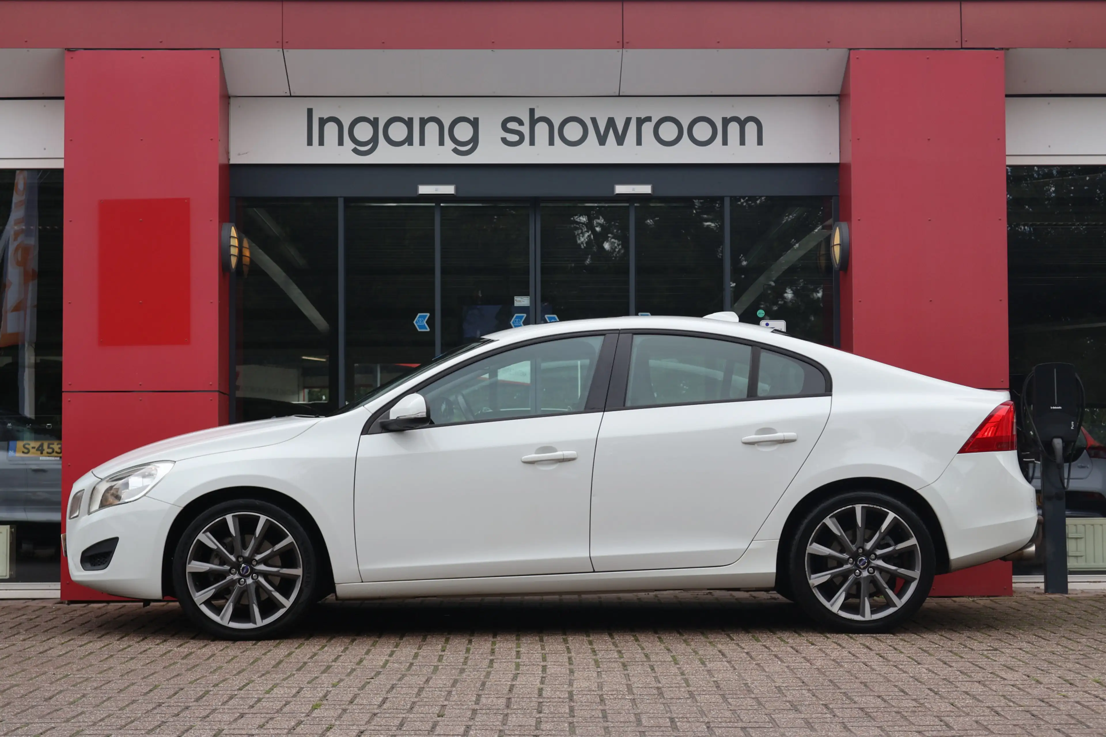 Volvo S60 2.0T Intro Edition | Origineel NL | Schuif -/ kant — photo 2