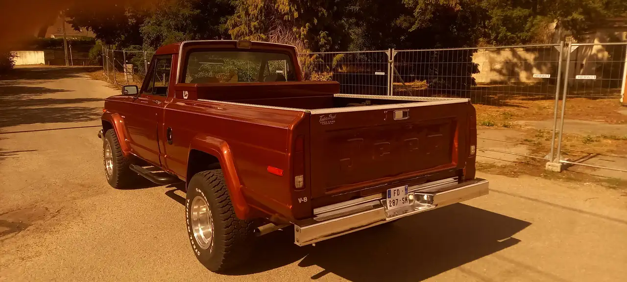 Jeep J10 Laredo, foto 3