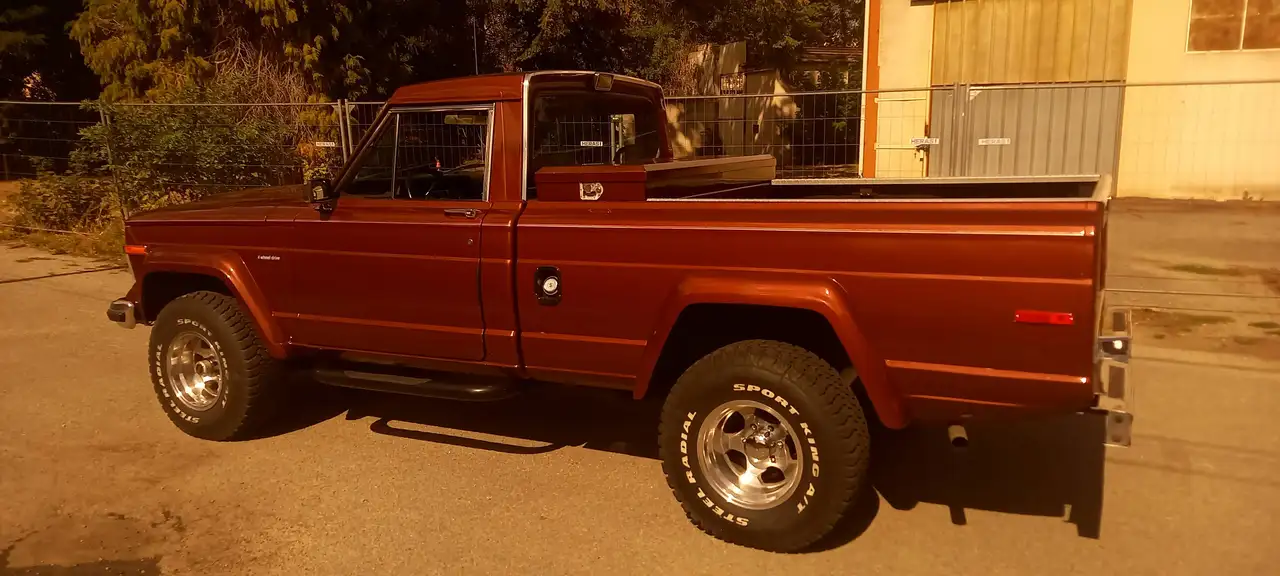 Jeep J10 Laredo, foto 6