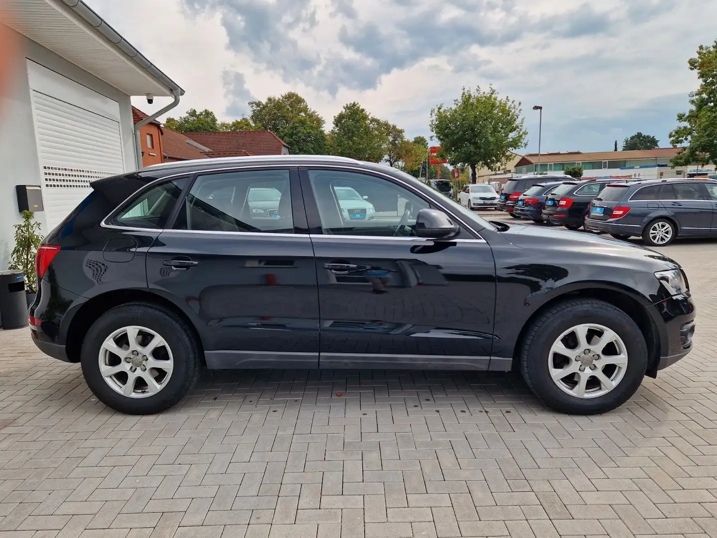 Audi Q5 2.0 TDI quattro+Automatik+Xenon+AHK+TÜV neu Noir - 2