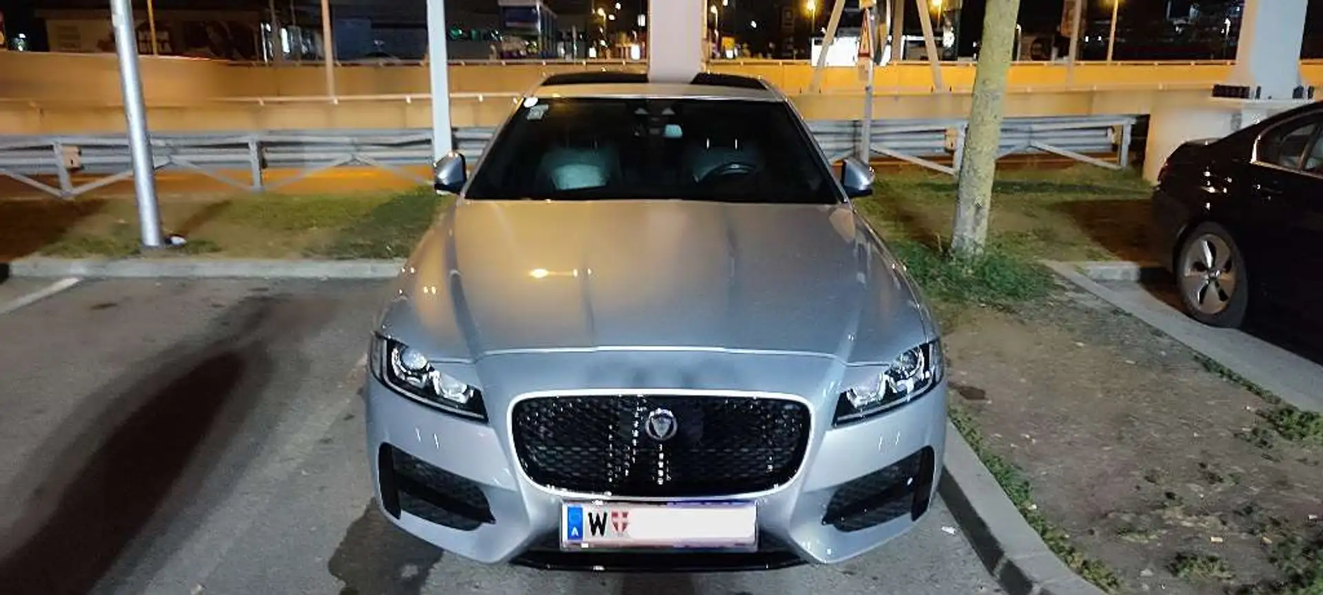 Jaguar XF Jaguar XF II X260 30D R-Sport Aut. RWD Twin Turbo 306DT AJTD V6 300PS Vollausstattung Limousine Silber - 2