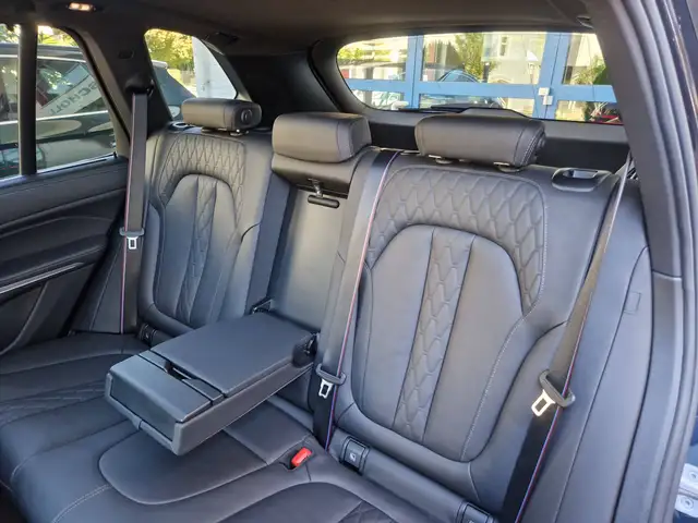 BMW X5 view 15