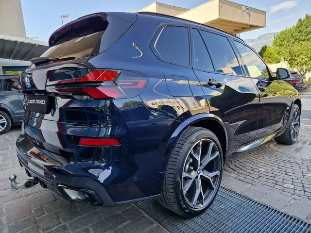 BMW X5 view 3