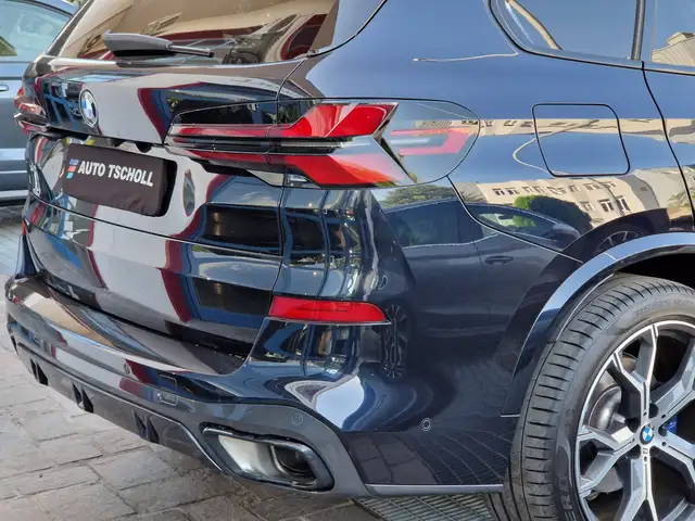 BMW X5 view 5