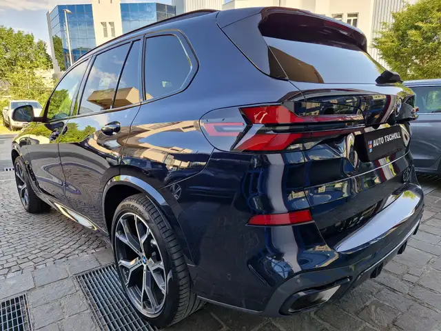 BMW X5 view 4