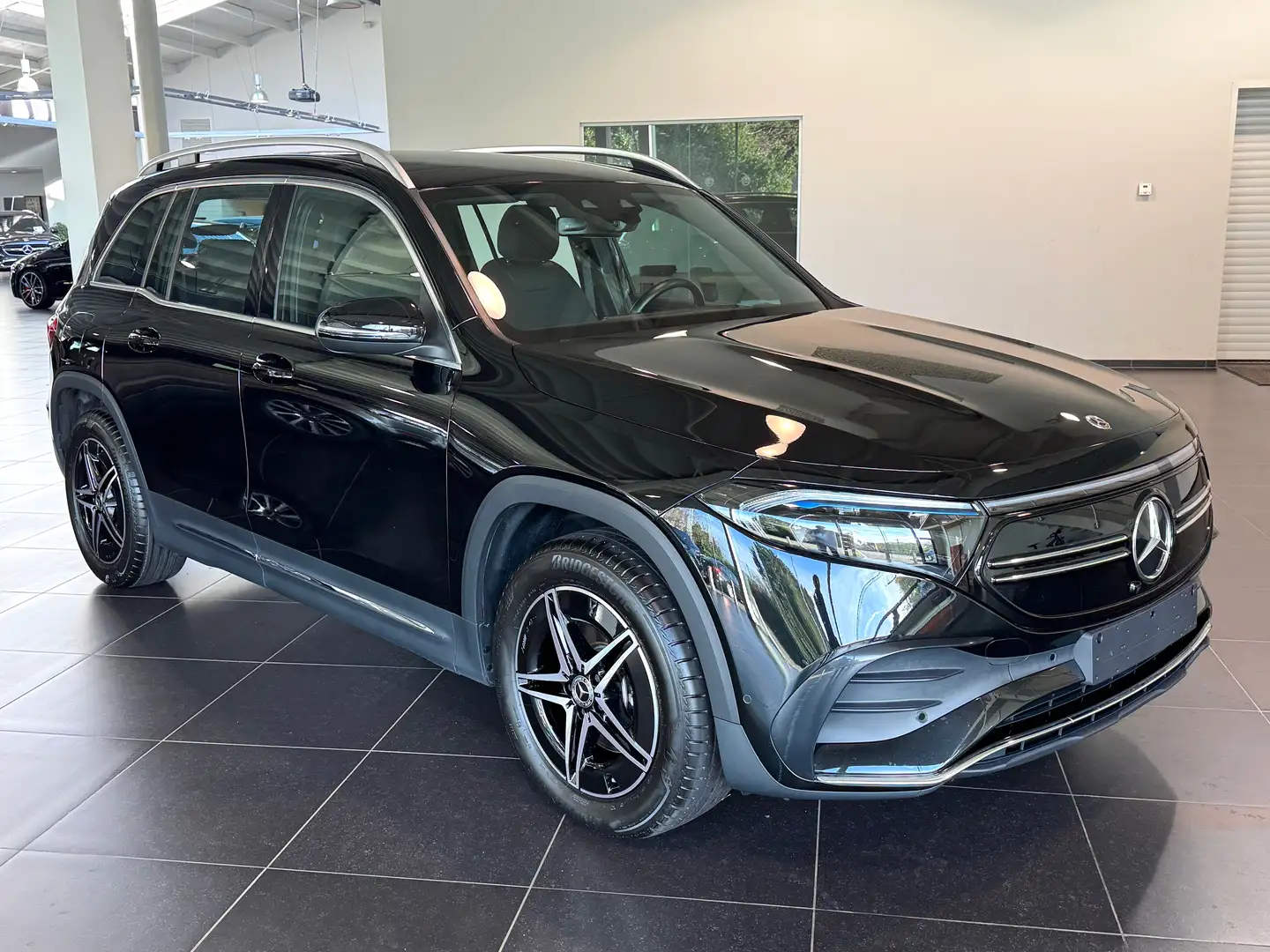 Mercedes-Benz EQB 250 Amg Mbux, Camera, Dodehoeks Assist, Led Noir - 2