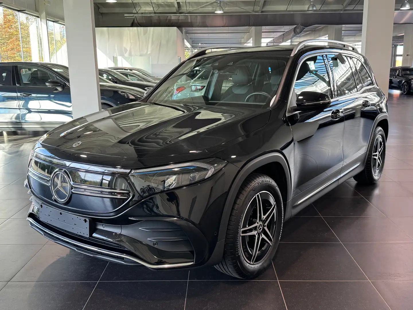Mercedes-Benz EQB 250 Amg Mbux, Camera, Dodehoeks Assist, Led Noir - 1