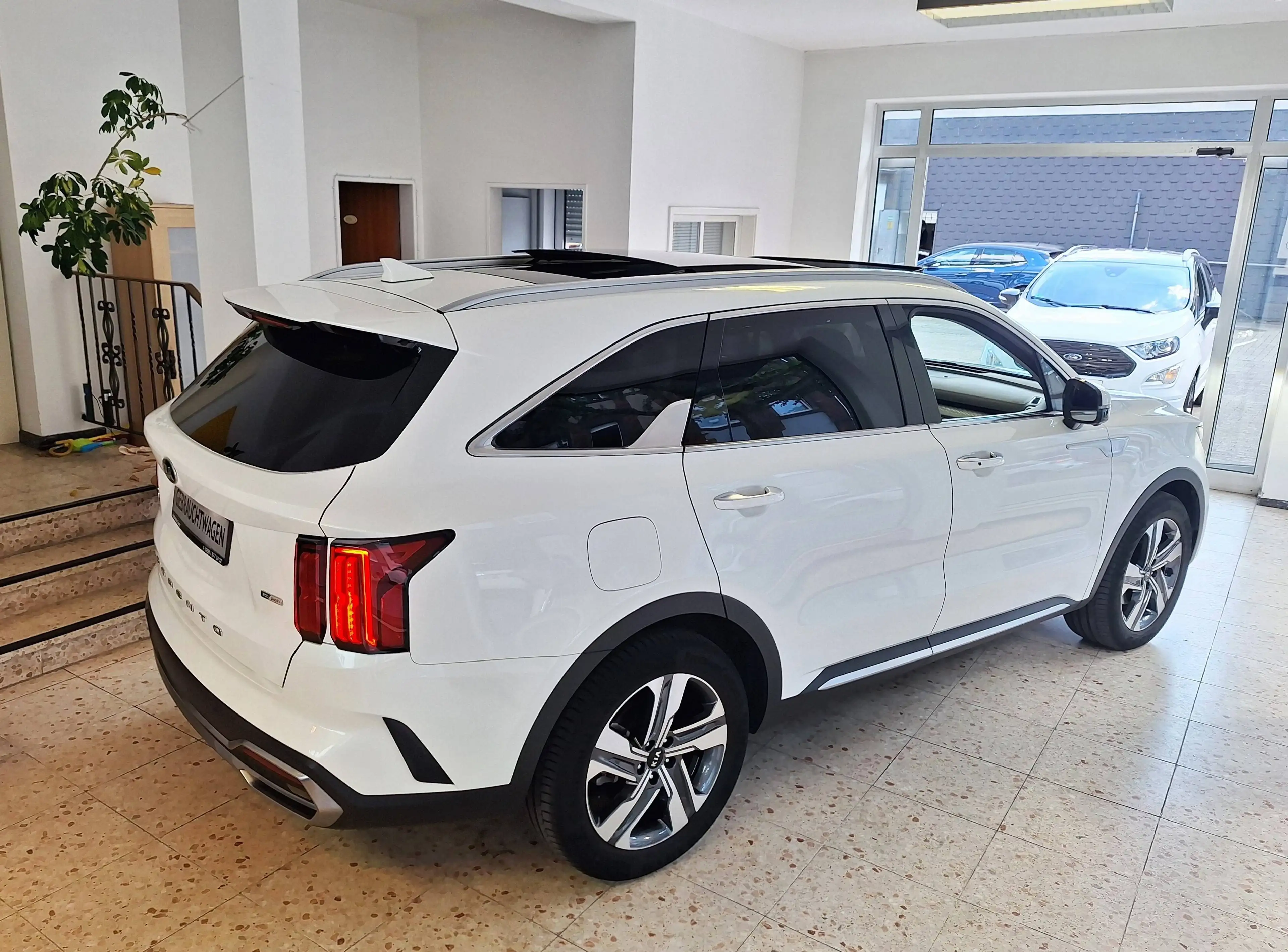 Kia Sorento Plug-In Hybrid AWD 1.Hd Schiebedach 8x Räder Werksgarantie 360* LED — photo 2