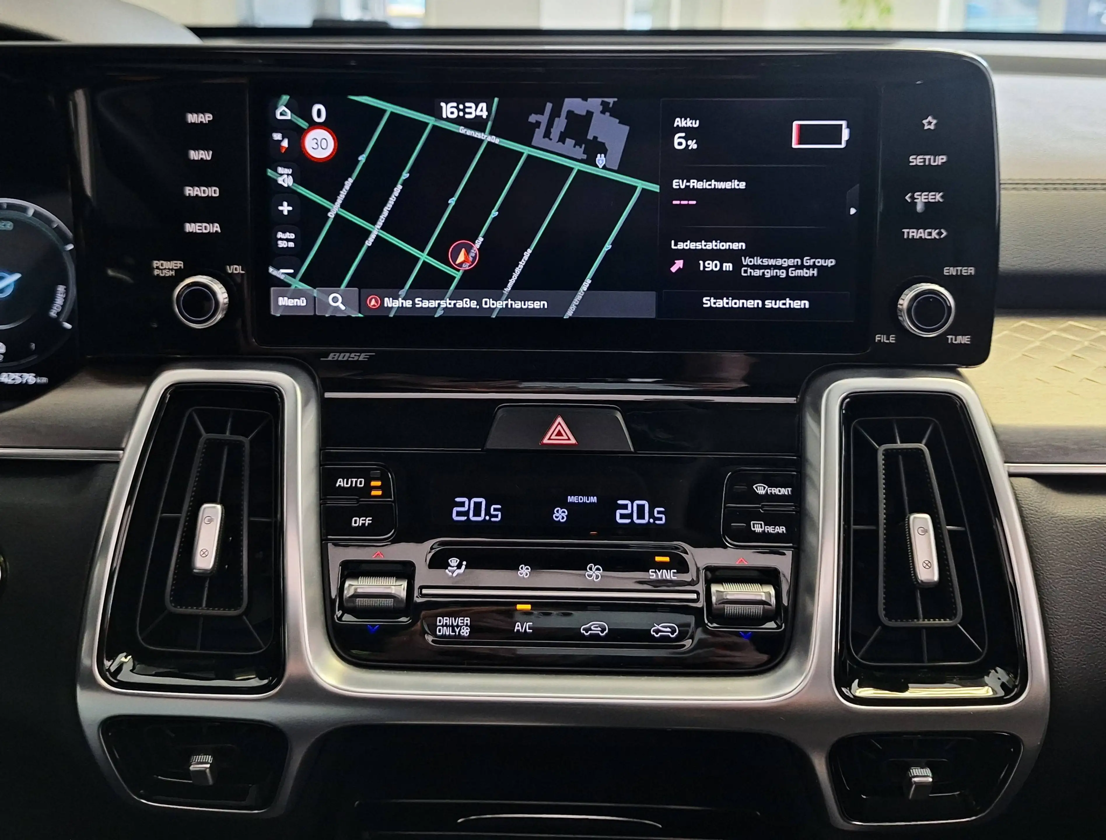 Kia Sorento Plug-In Hybrid AWD 1.Hd Schiebedach 8x Räder Werksgarantie 360* LED — photo 15