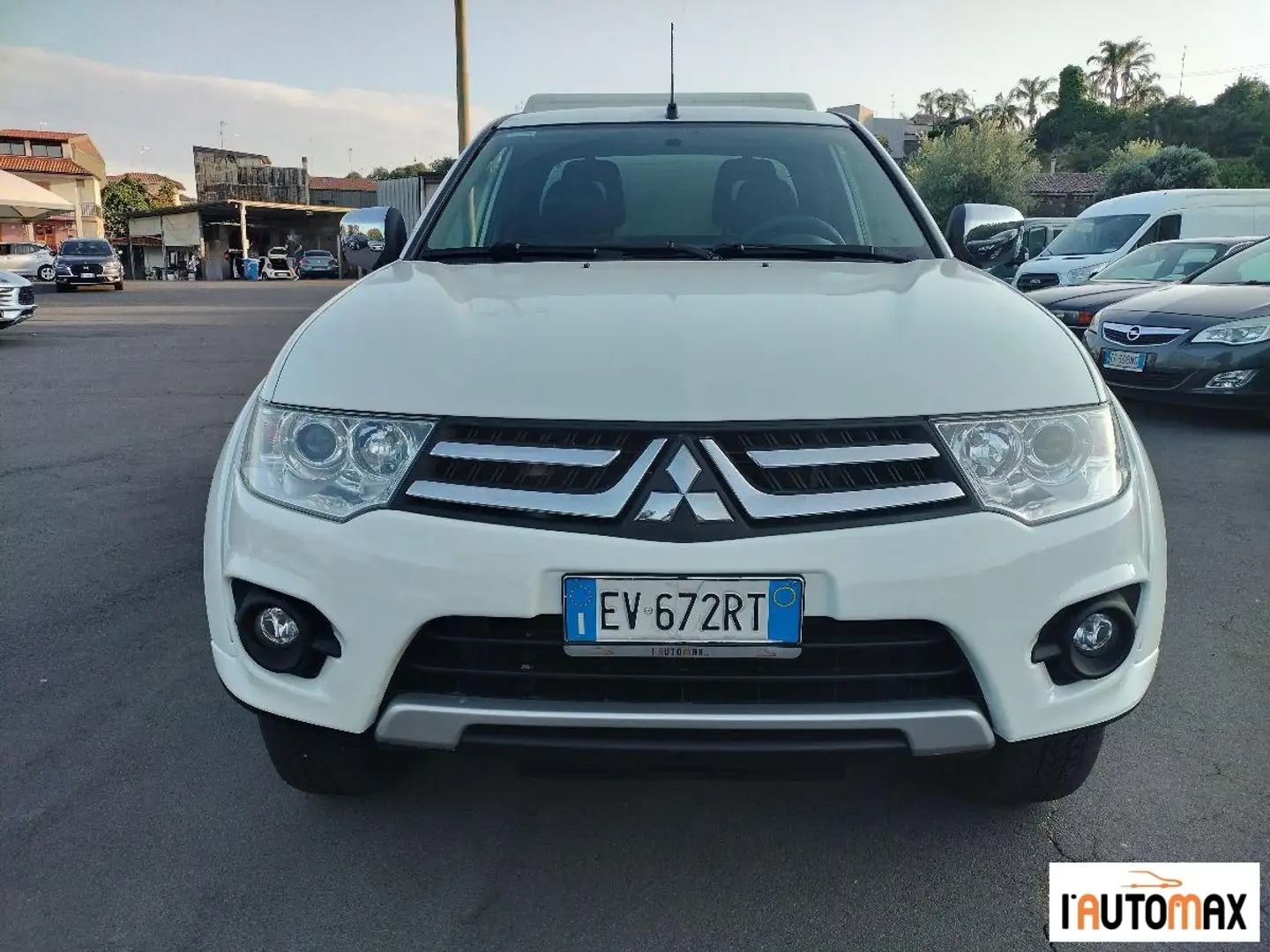 Mitsubishi L200 d.cab 2.5 di-d Intense Plus 178cv N1 Bianco - 2