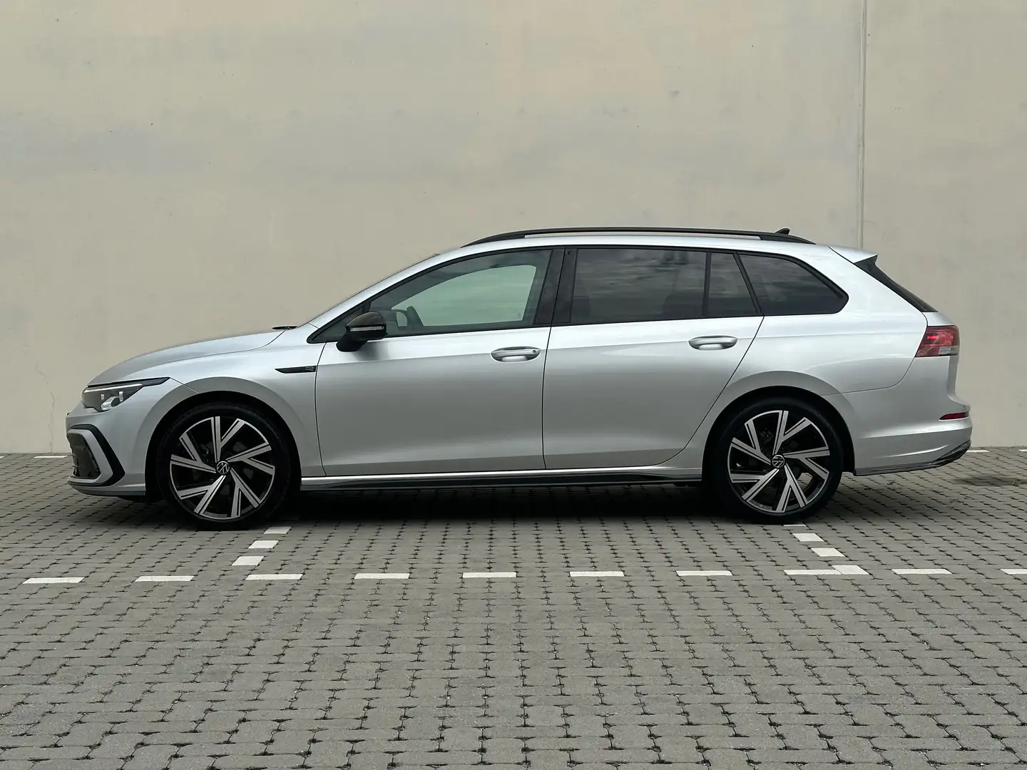 Volkswagen Golf Variant Golf Variant 1.5 R-Line (Camera,Led,ACC,…) Argent - 2