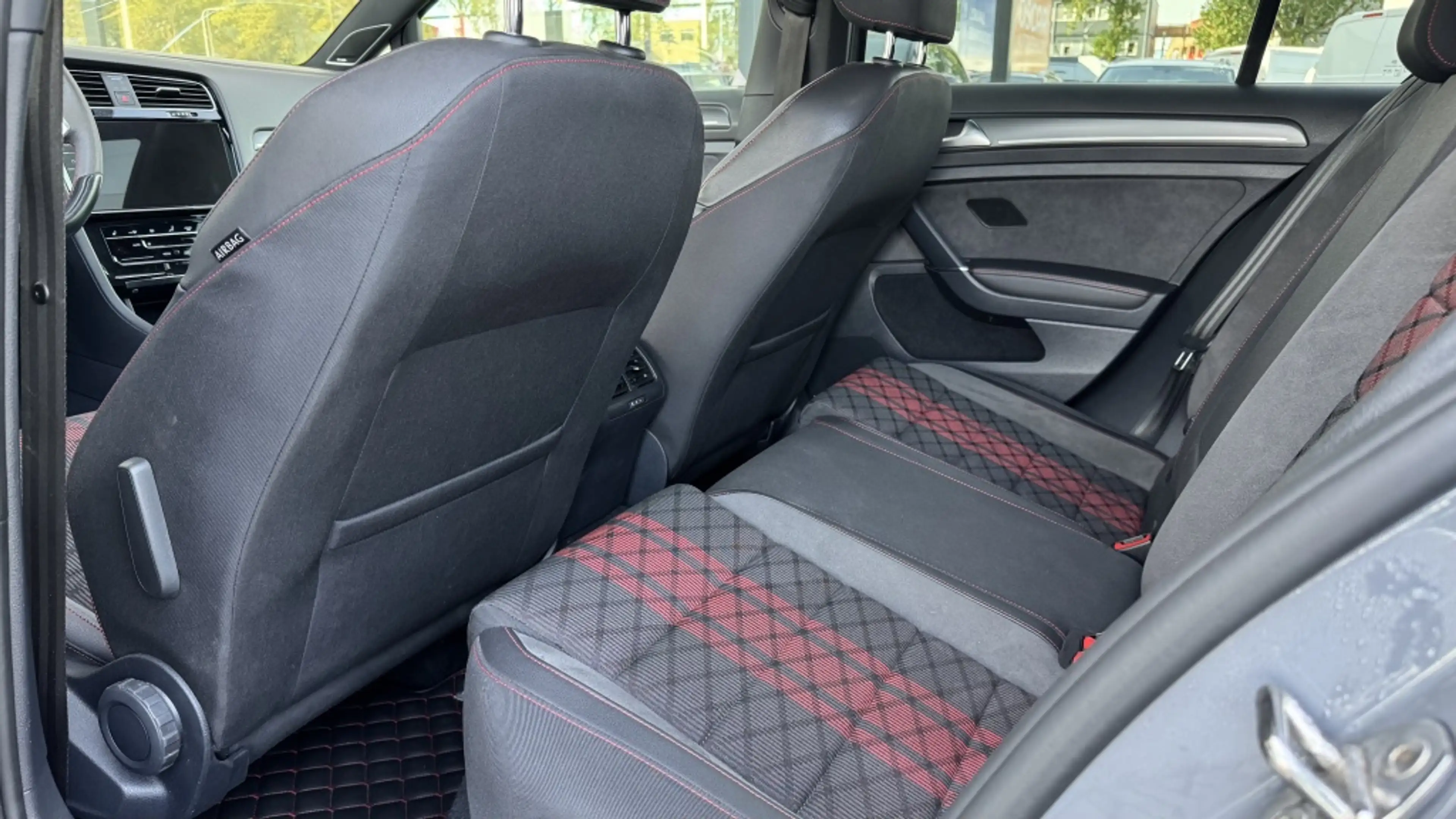 Volkswagen Golf GTI 2.0 TSI TCR | Pano | Camera | Virtual — photo 12