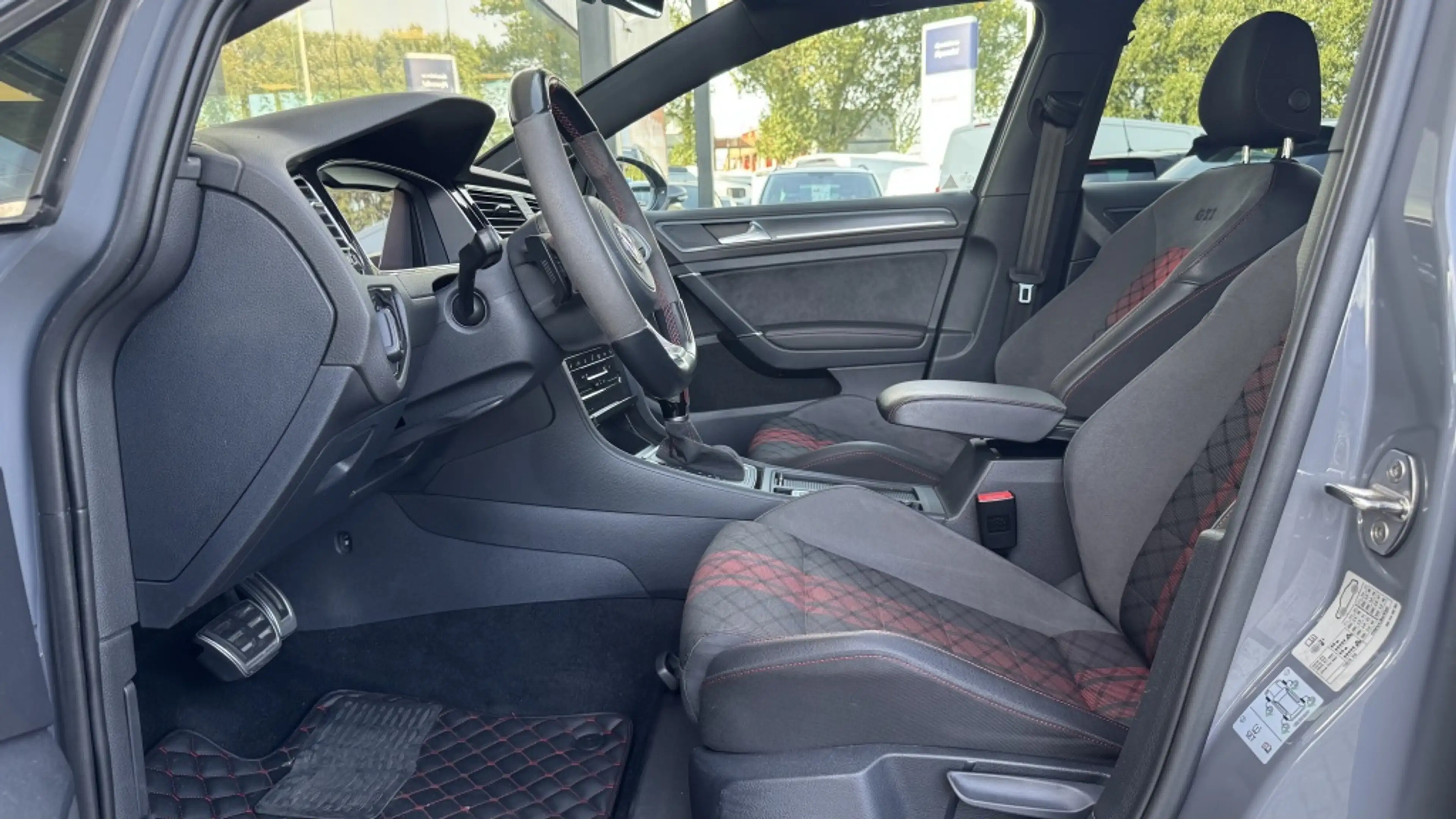 Volkswagen Golf GTI 2.0 TSI TCR | Pano | Camera | Virtual — photo 9