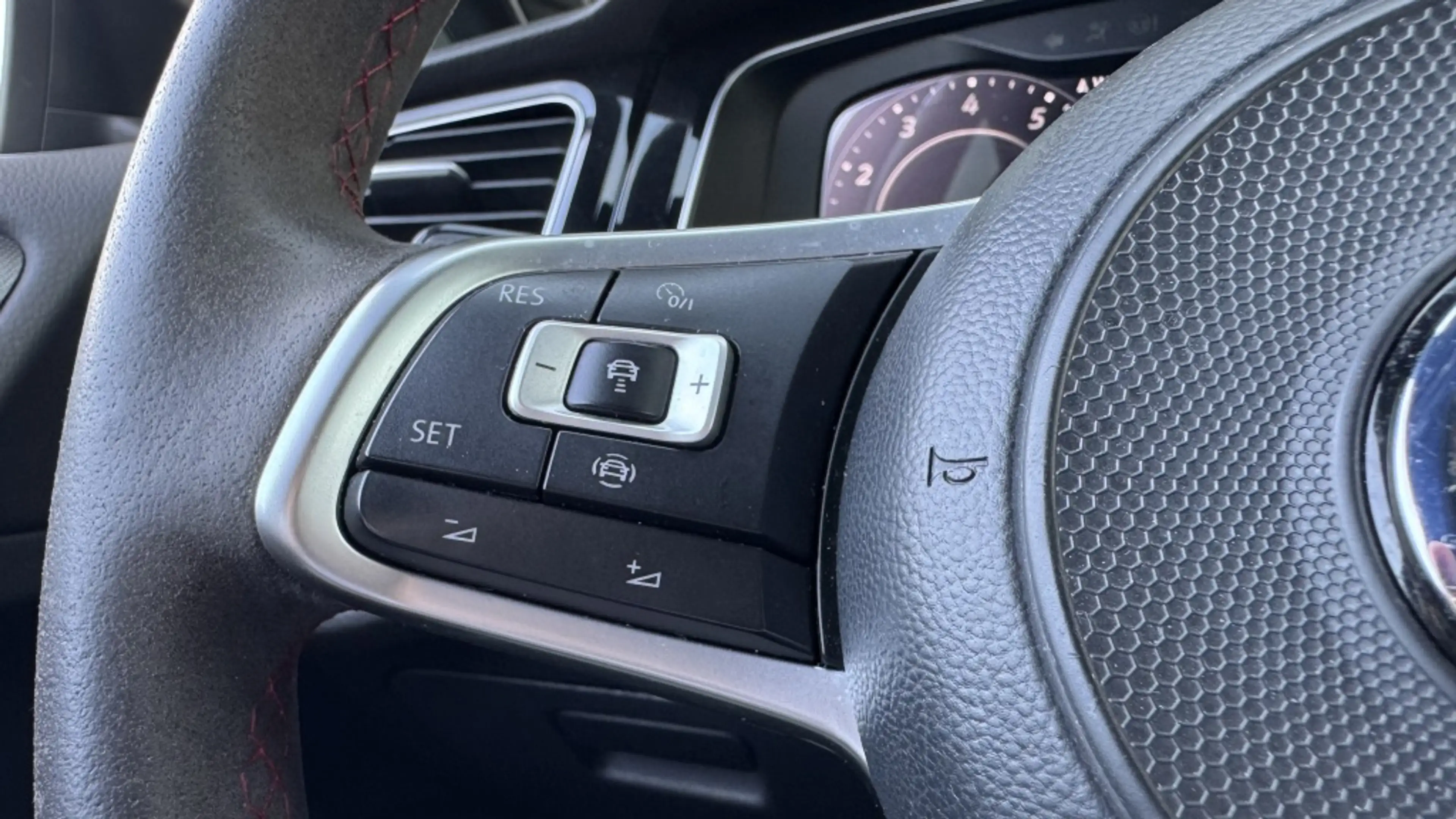 Volkswagen Golf GTI 2.0 TSI TCR | Pano | Camera | Virtual — photo 22