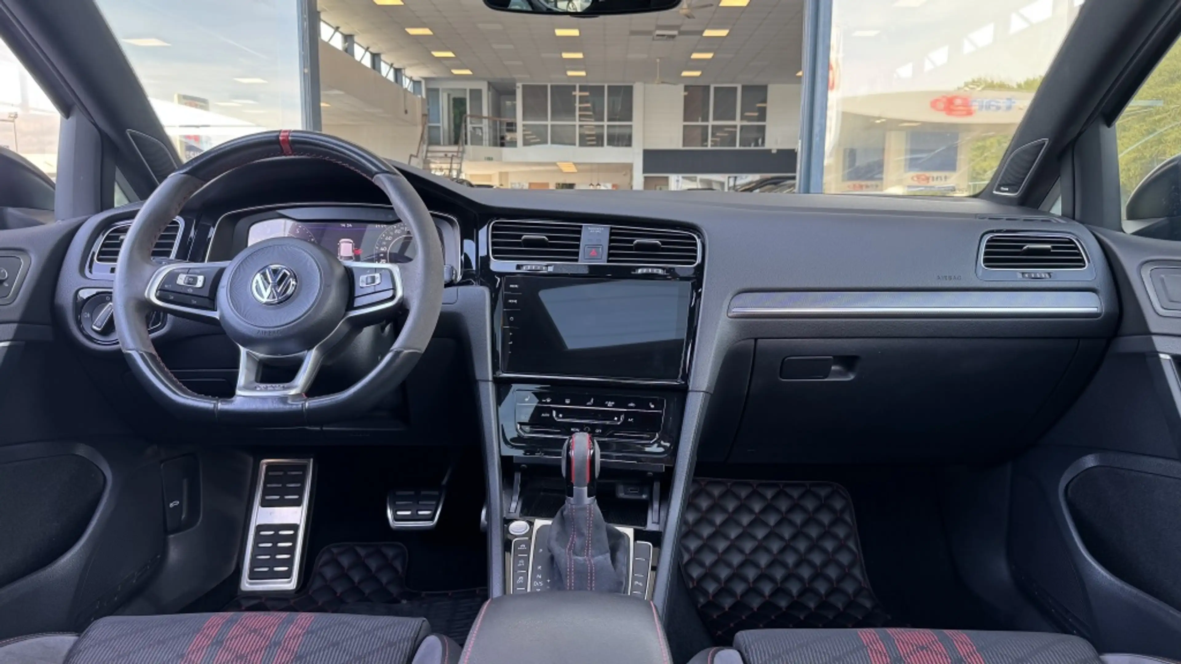 Volkswagen Golf GTI 2.0 TSI TCR | Pano | Camera | Virtual — photo 15