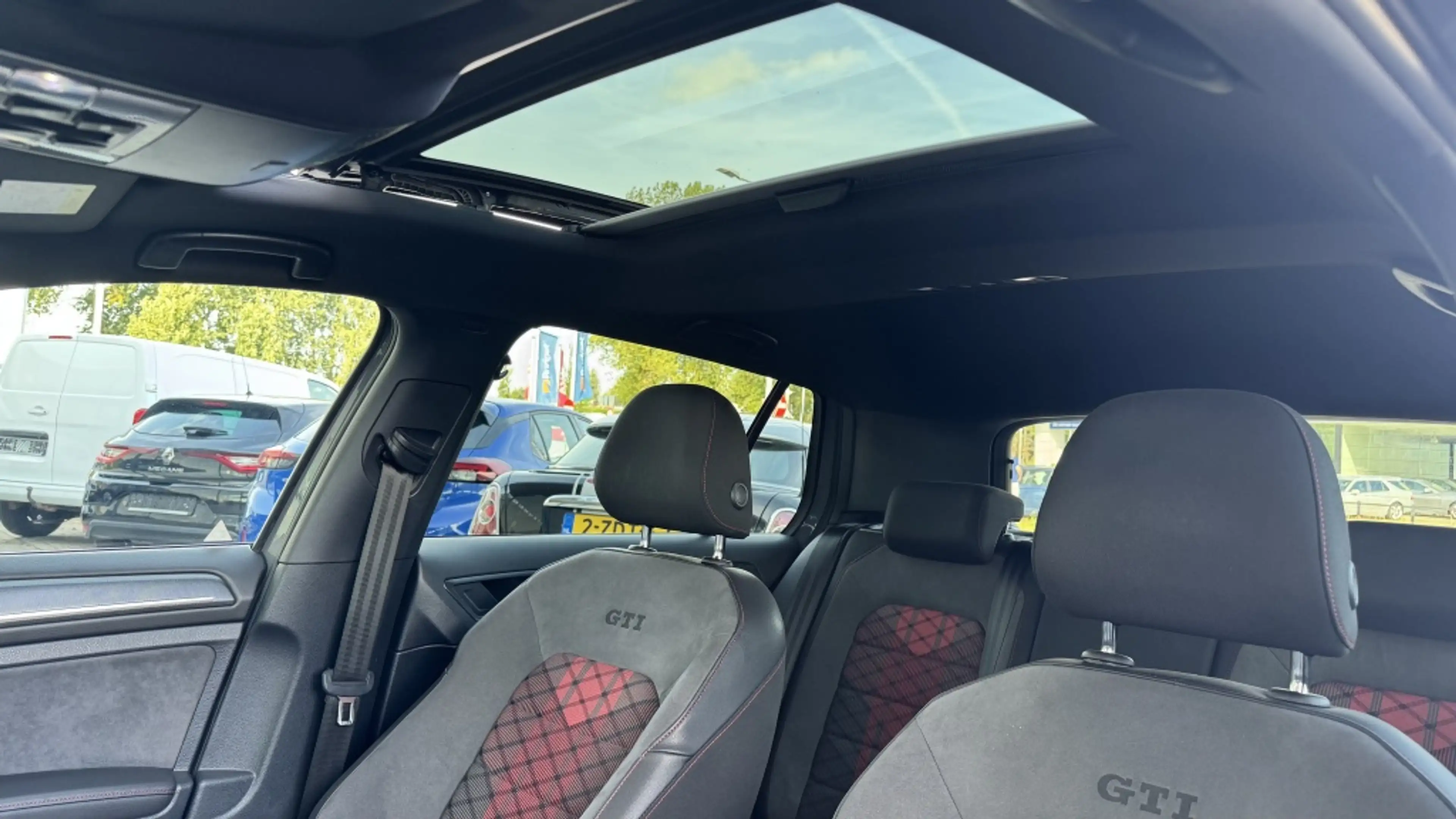 Volkswagen Golf GTI 2.0 TSI TCR | Pano | Camera | Virtual — photo 13