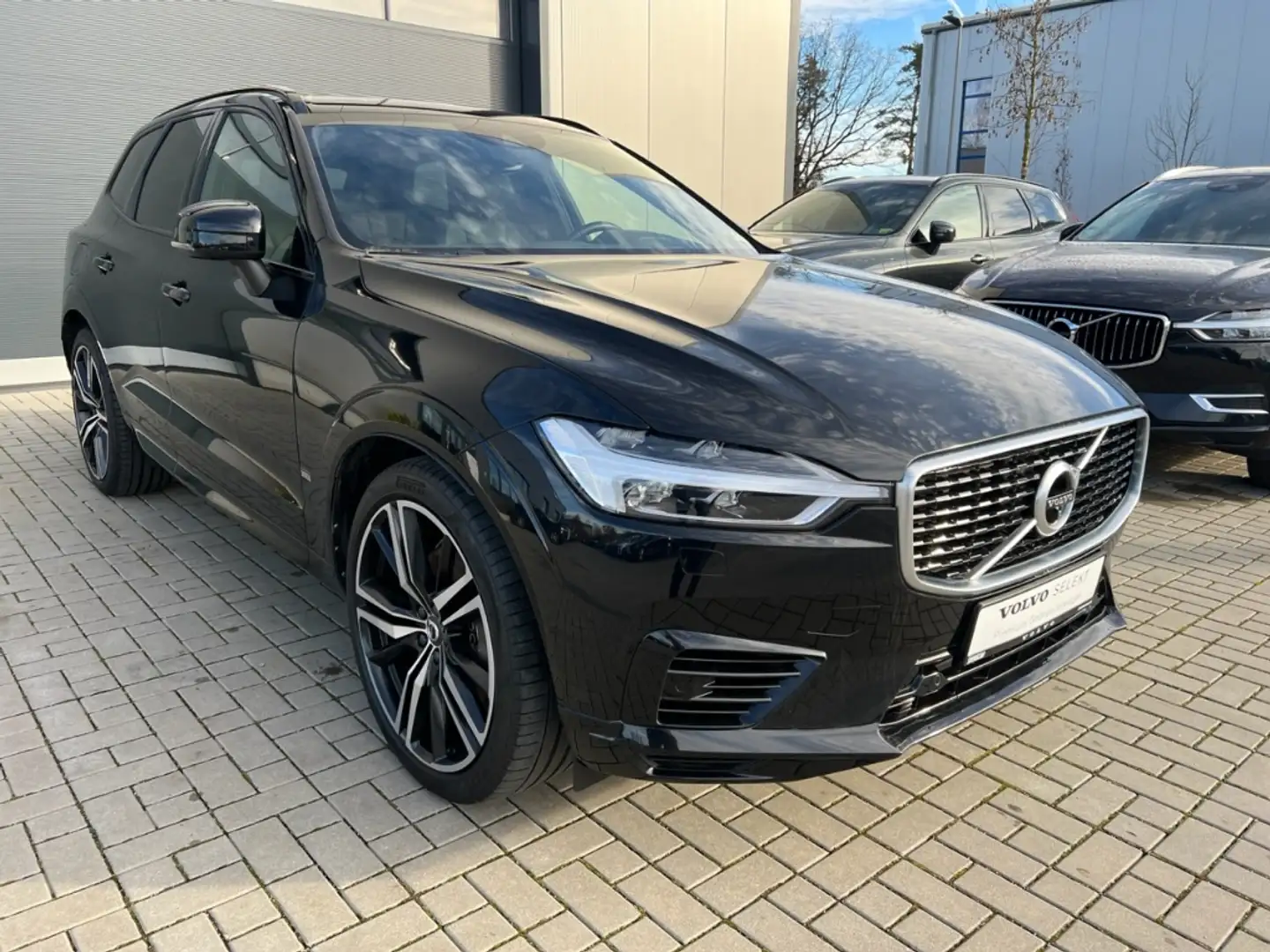 Volvo XC60 R Design Plug-In Hybrid AWD T8 Twin Engine EU6d-T Schwarz - 2