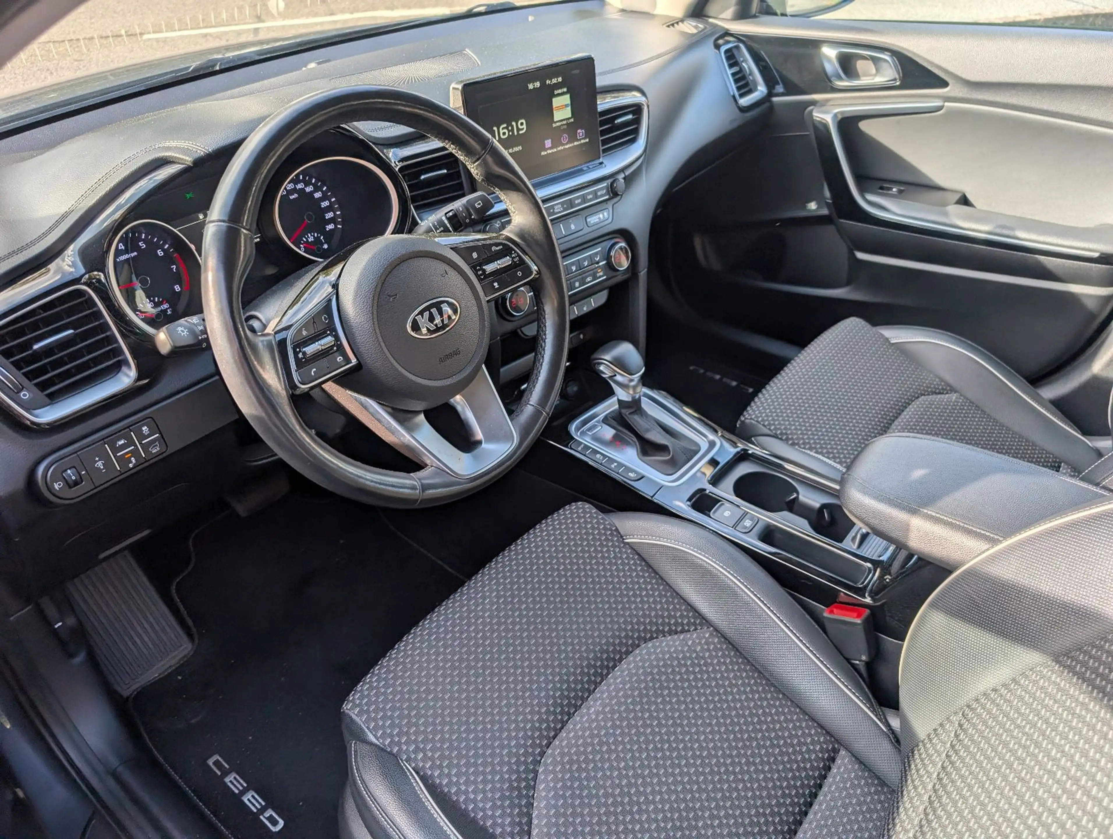 Kia Ceed SW / cee'd SW cee'd 1.4-T SW SPIRIT 2019 AUTOMATIK LED NAVI — photo 3