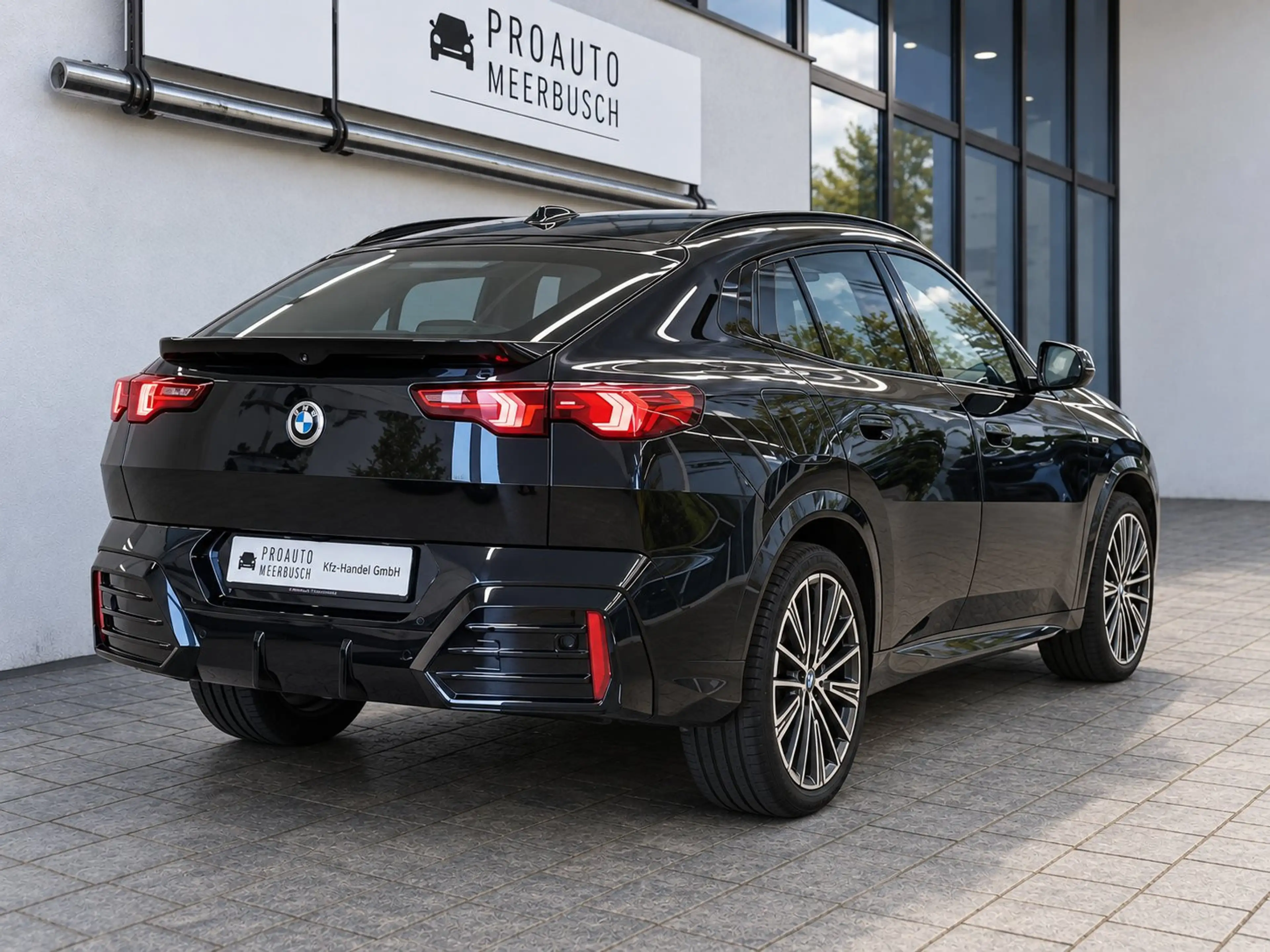 BMW X2 20d xDrive M Sport AHK/ACC/HUD/360°/PANO/20" — photo 2